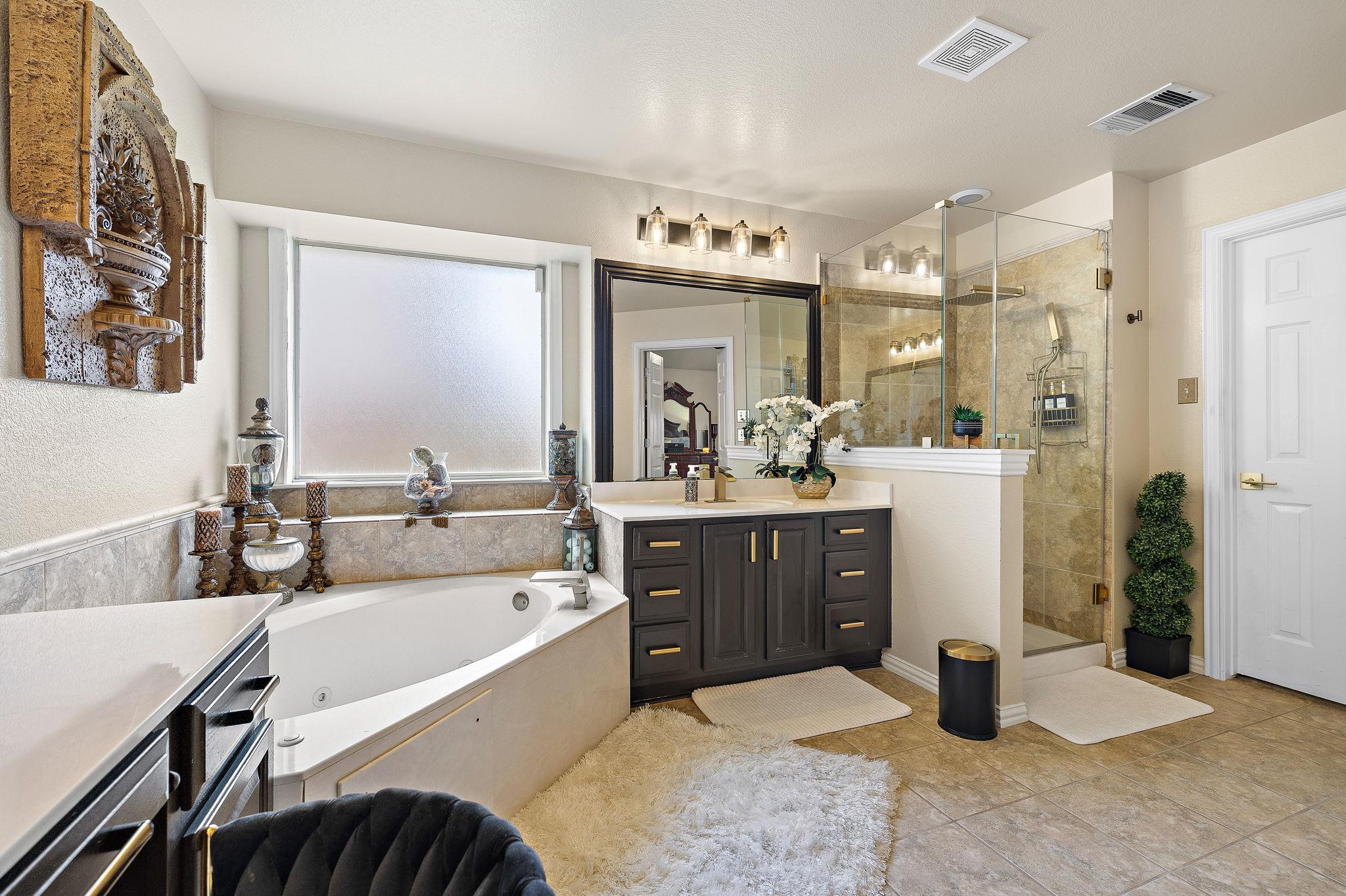 2501 Aspen Meadow Rd, Leander, TX 78641