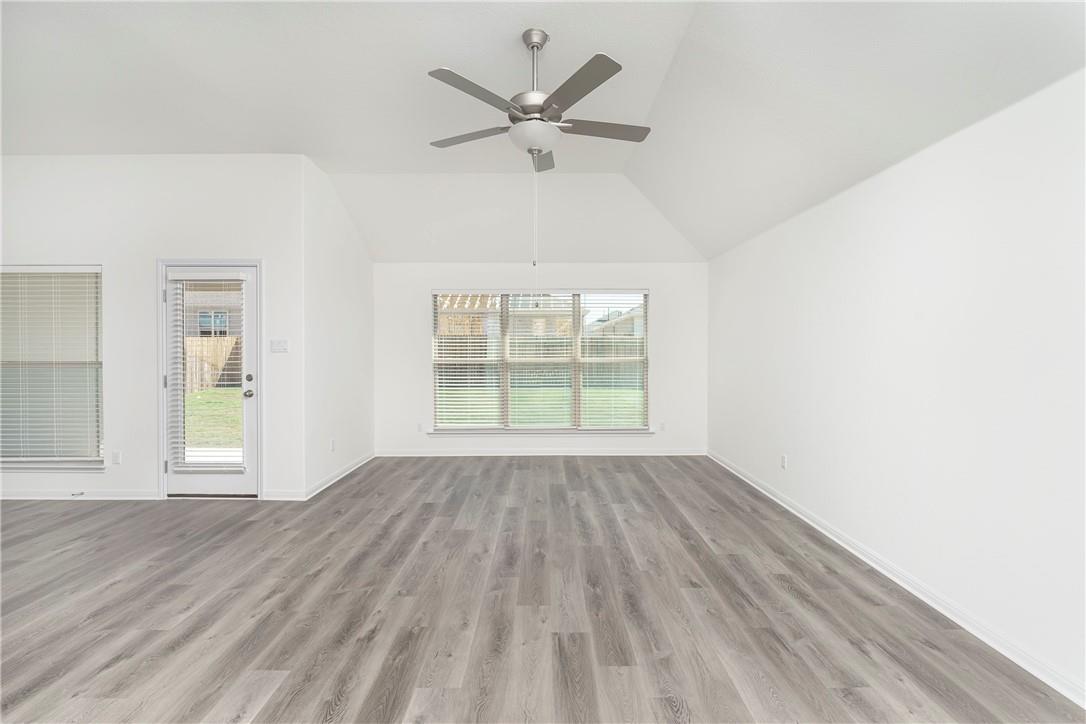 236 Tanda Ln, Hutto, TX 78634