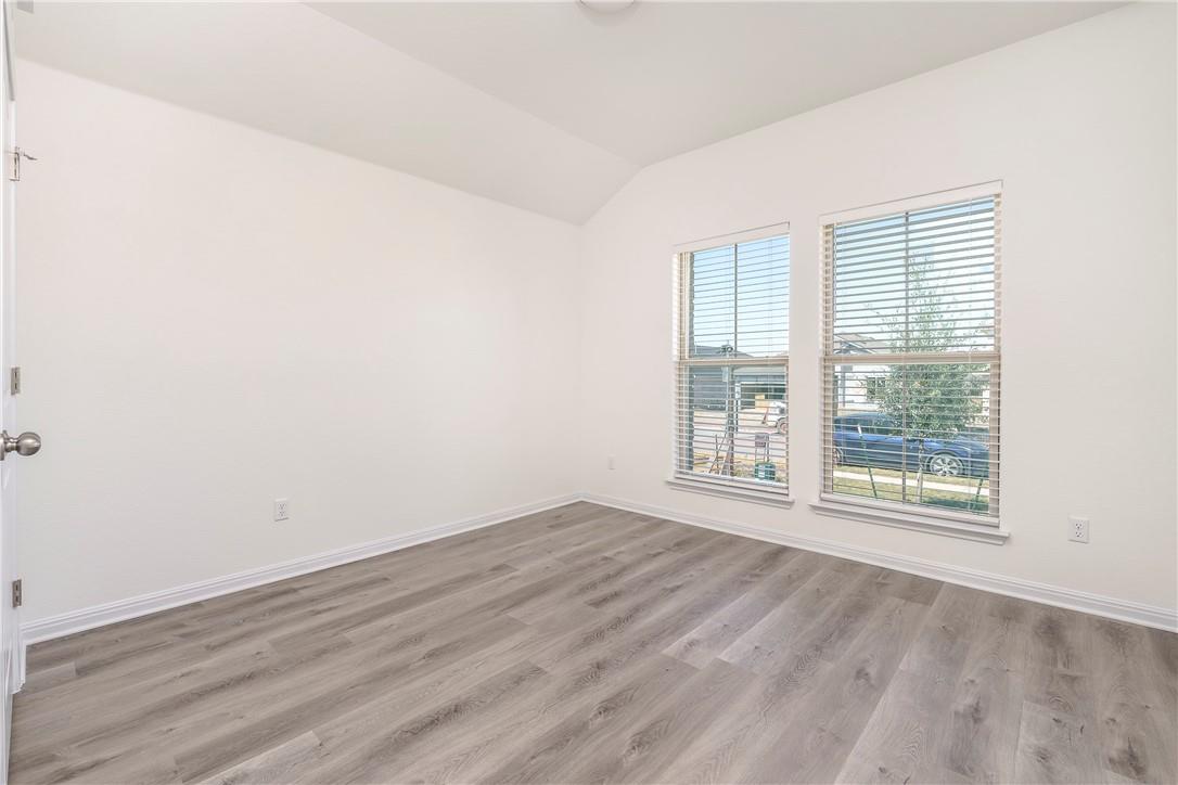 236 Tanda Ln, Hutto, TX 78634