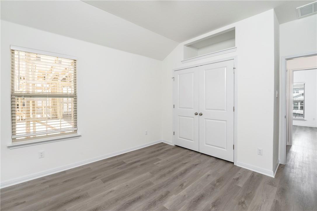 236 Tanda Ln, Hutto, TX 78634