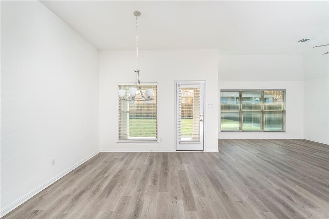 236 Tanda Ln, Hutto, TX 78634