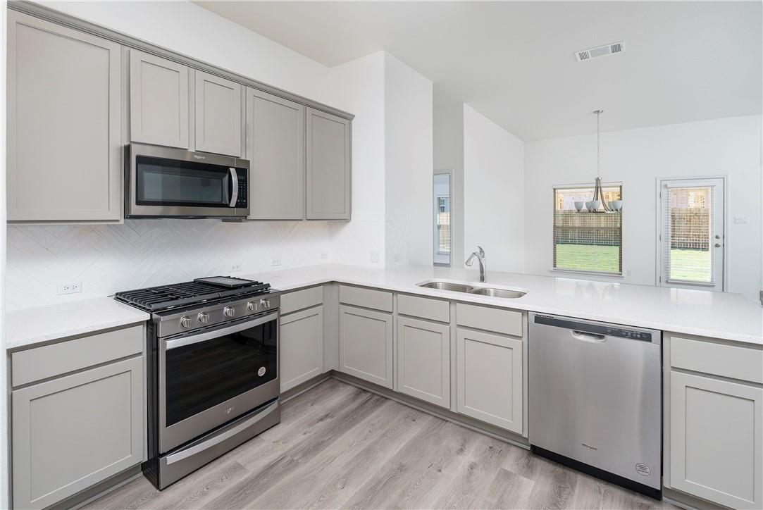 236 Tanda Ln, Hutto, TX 78634