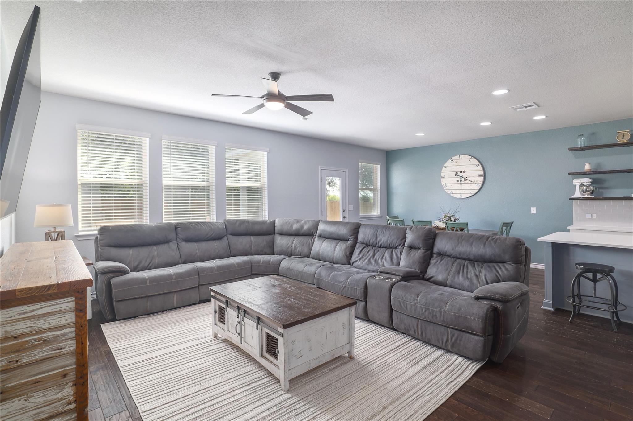 1324 Eagle Ray St, Leander, TX 78641