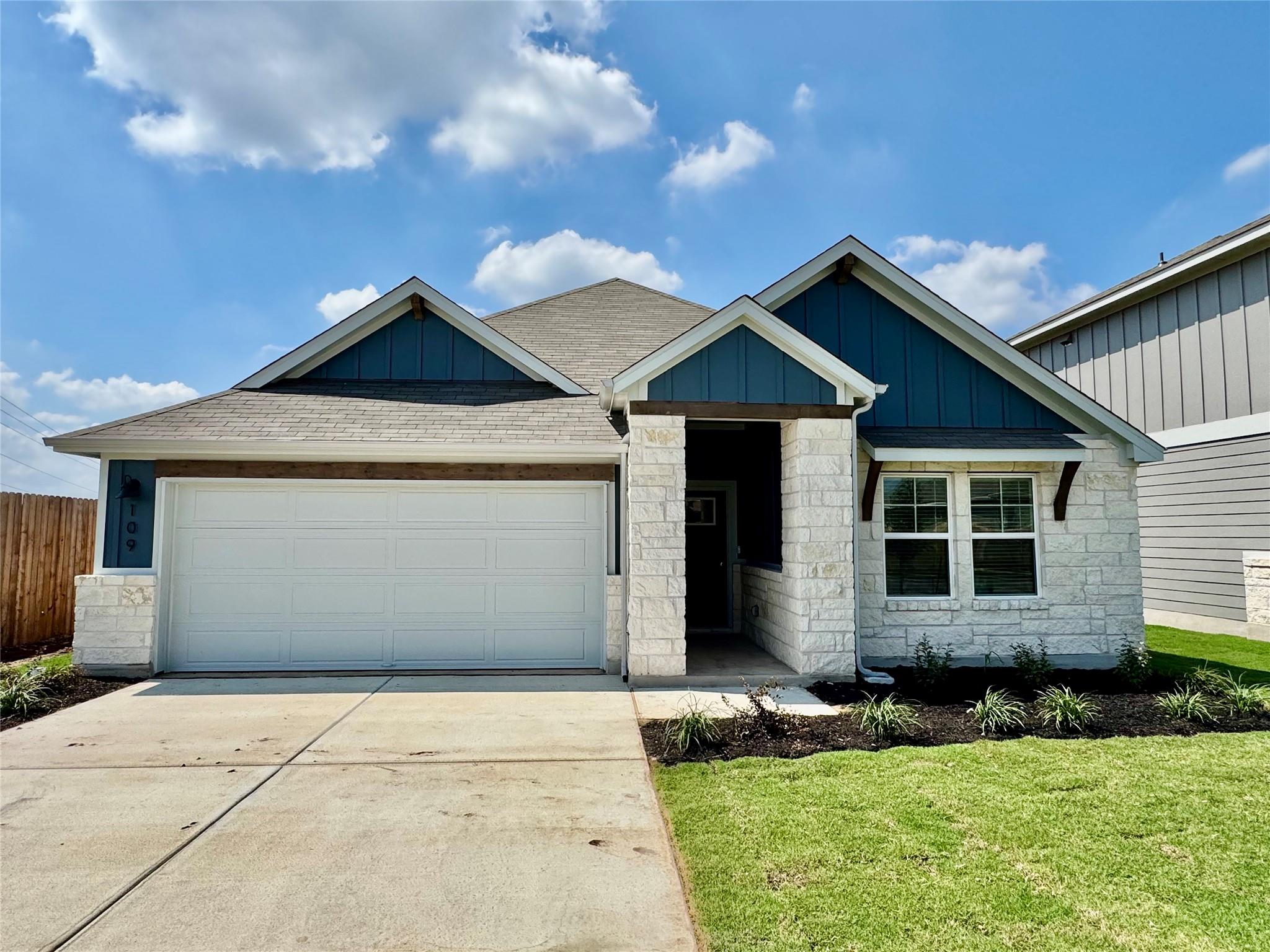 109 Bonnellis Roost, Cedar Creek, TX 78612