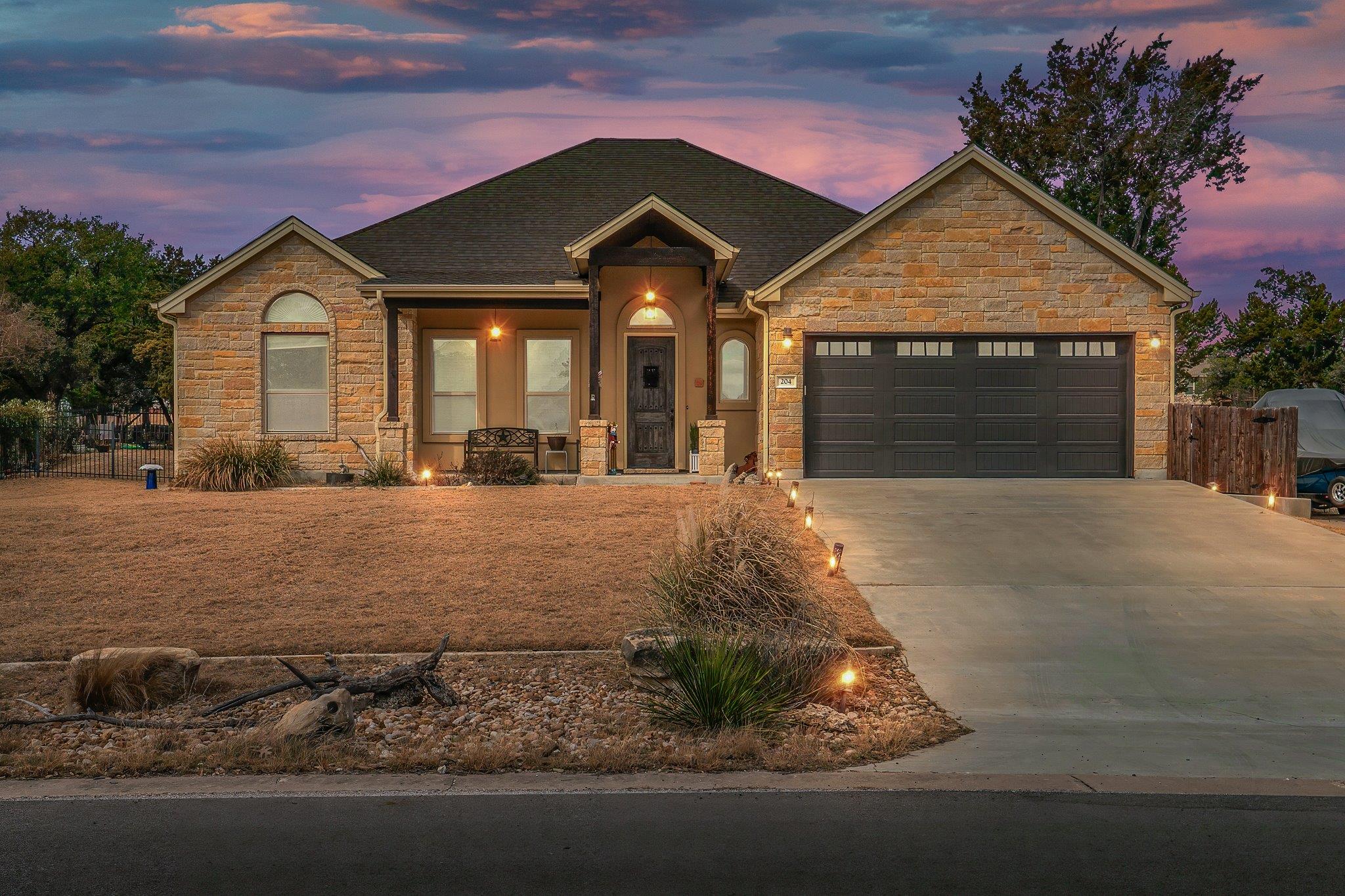 204 S Venture Blvd, Point Venture, TX 78645