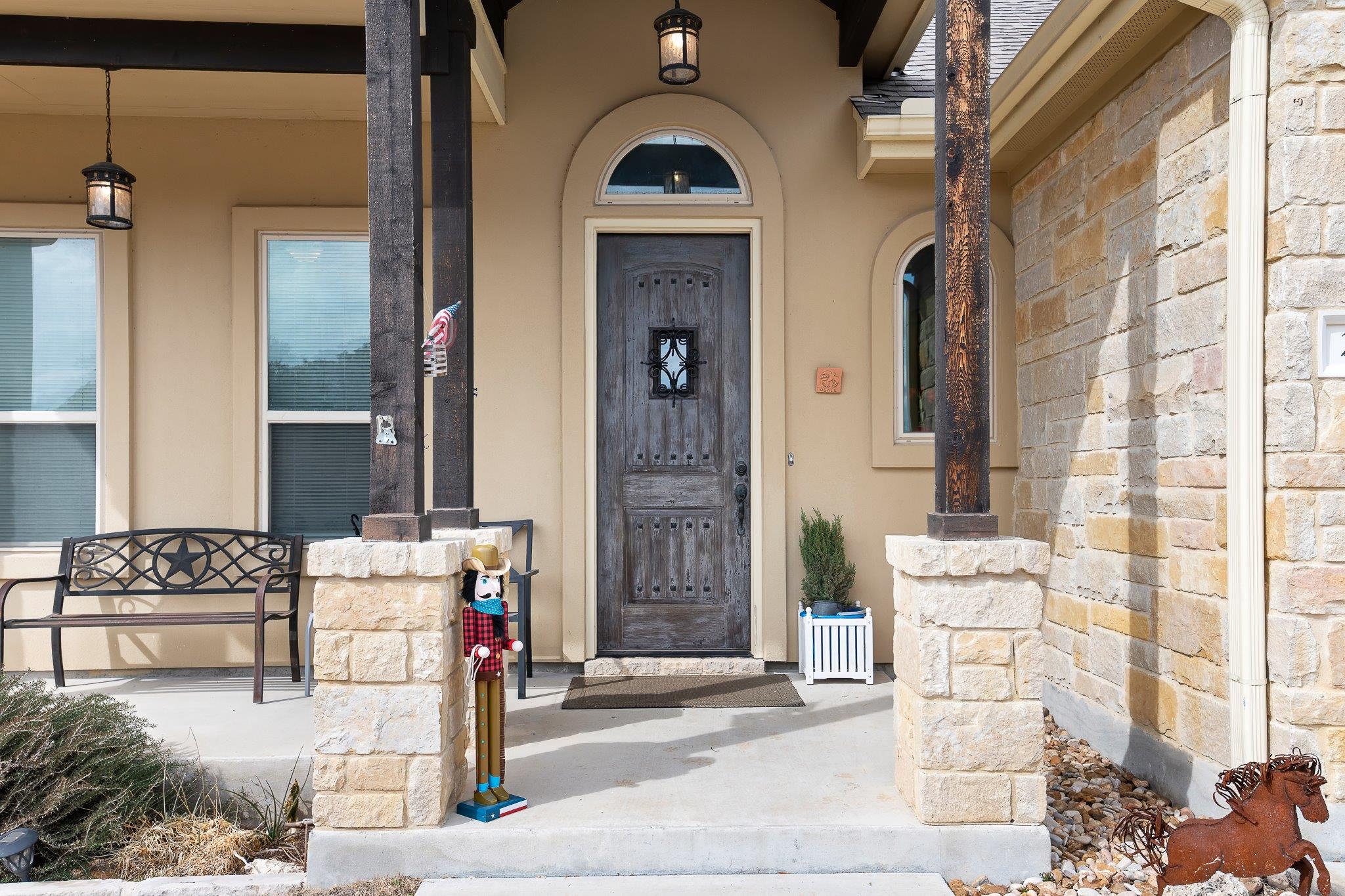 204 S Venture Blvd, Point Venture, TX 78645