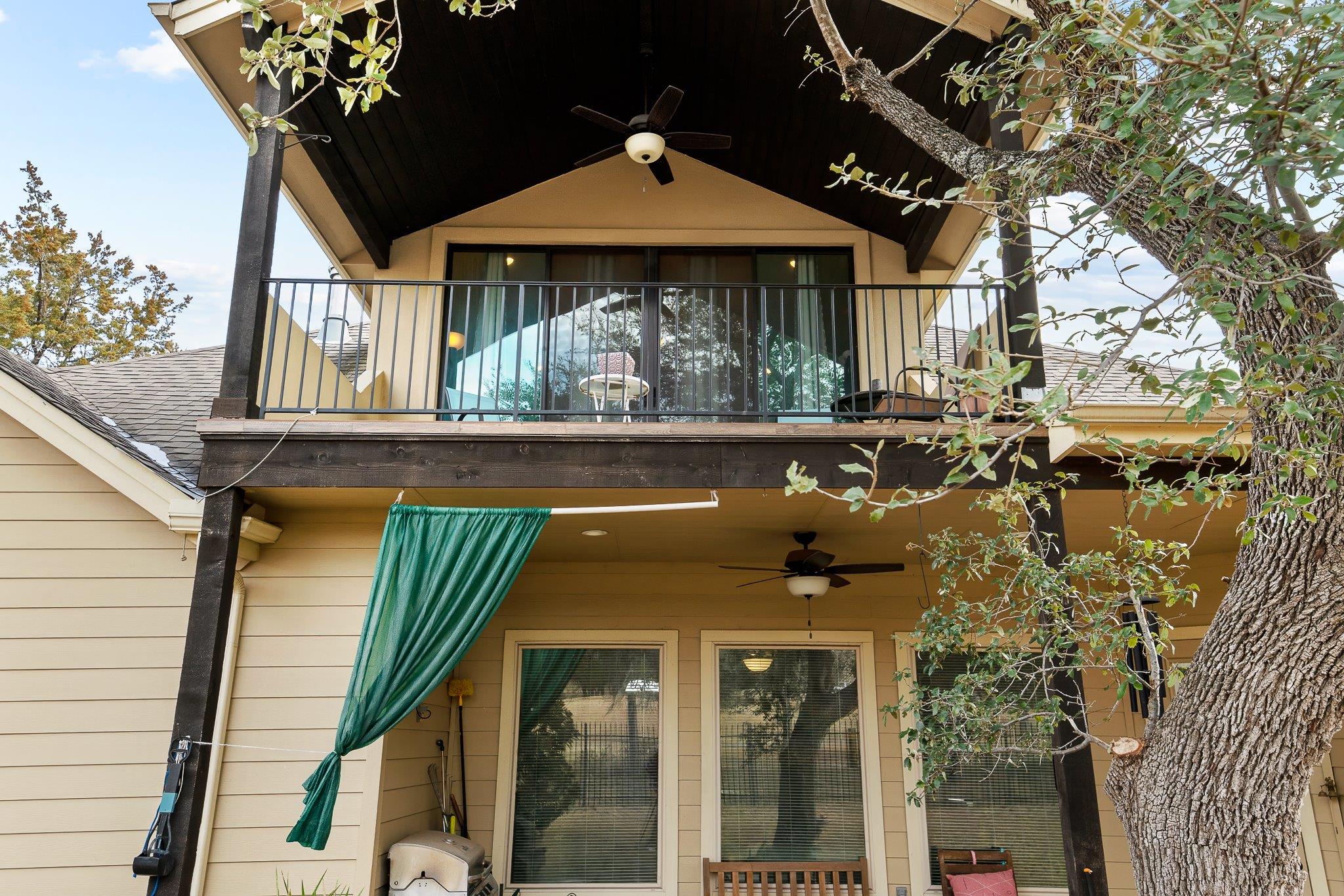 204 S Venture Blvd, Point Venture, TX 78645