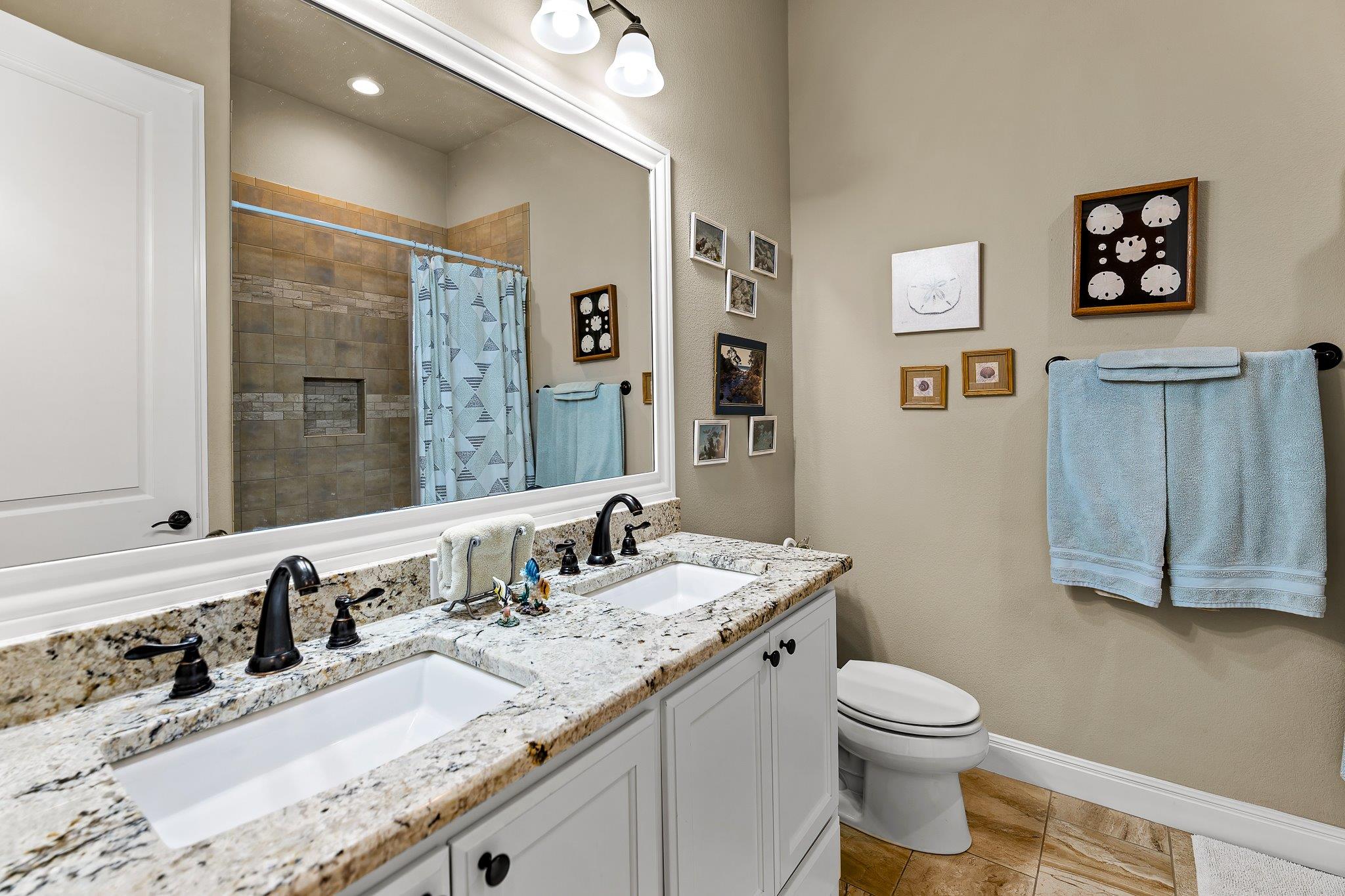 204 S Venture Blvd, Point Venture, TX 78645