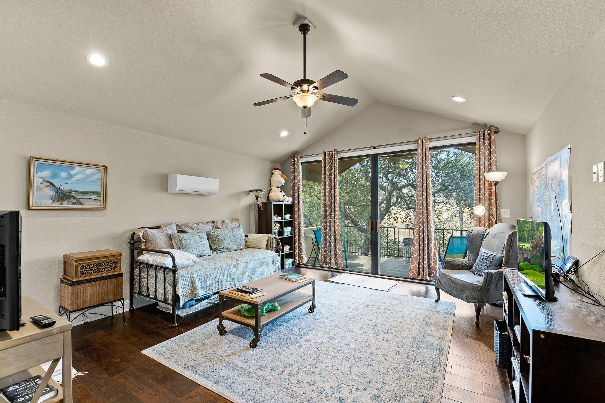 204 S Venture Blvd, Point Venture, TX 78645