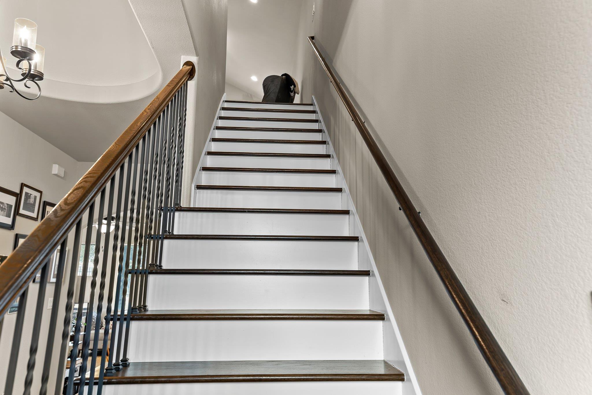 204 S Venture Blvd, Point Venture, TX 78645