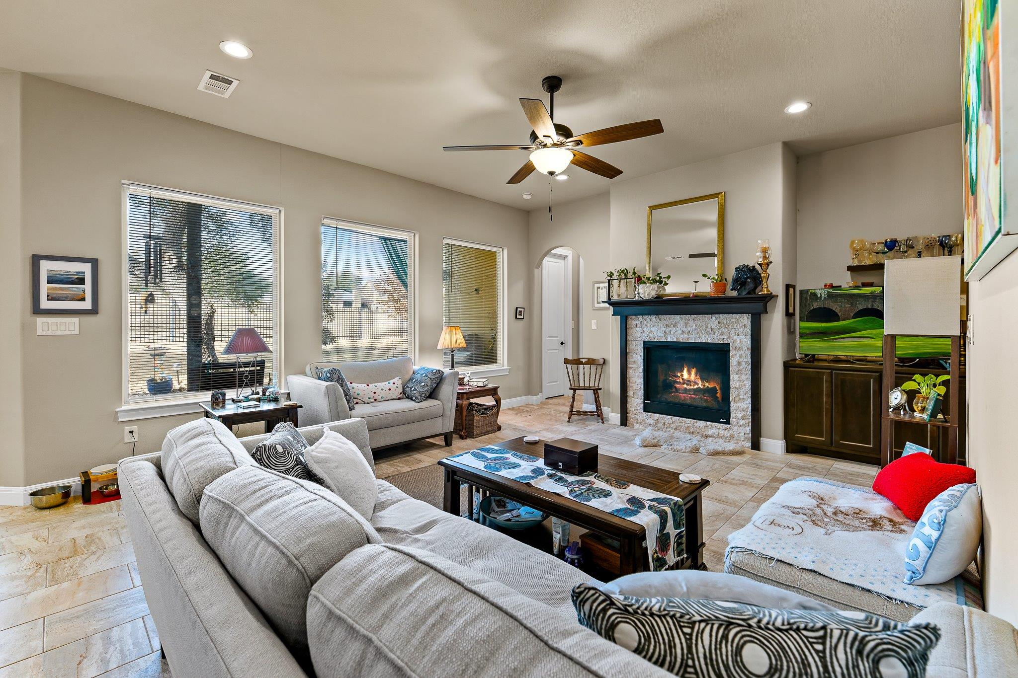 204 S Venture Blvd, Point Venture, TX 78645