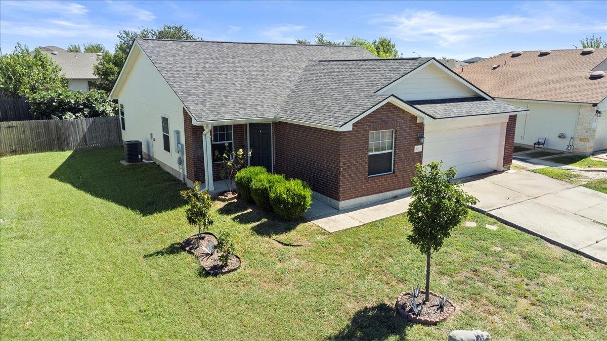 308 Flinn St, Hutto, TX 78634