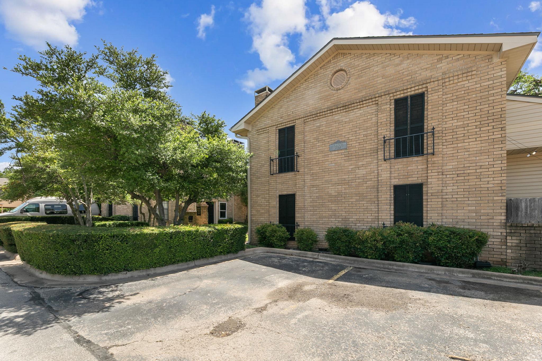 8400 Jamestown Dr # 406, Austin, TX 78758