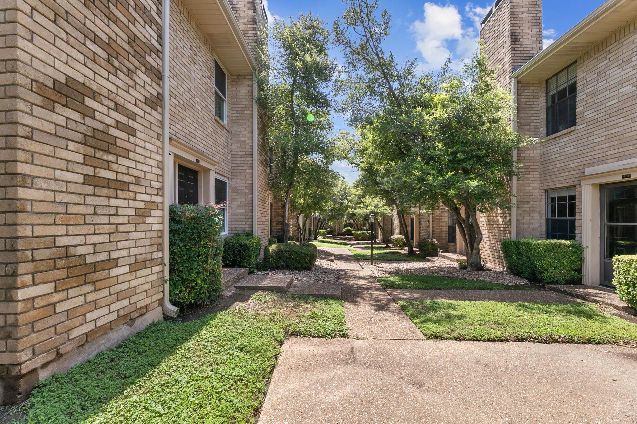 8400 Jamestown Dr # 406, Austin, TX 78758