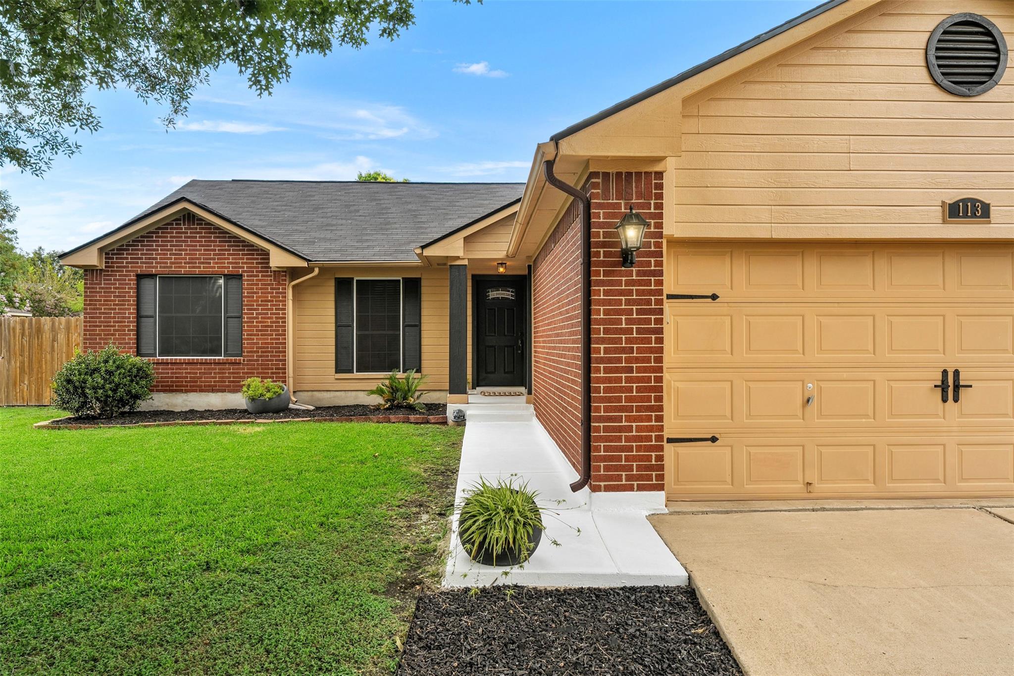 113 MEADOWSIDE Dr, Hutto, TX 78634