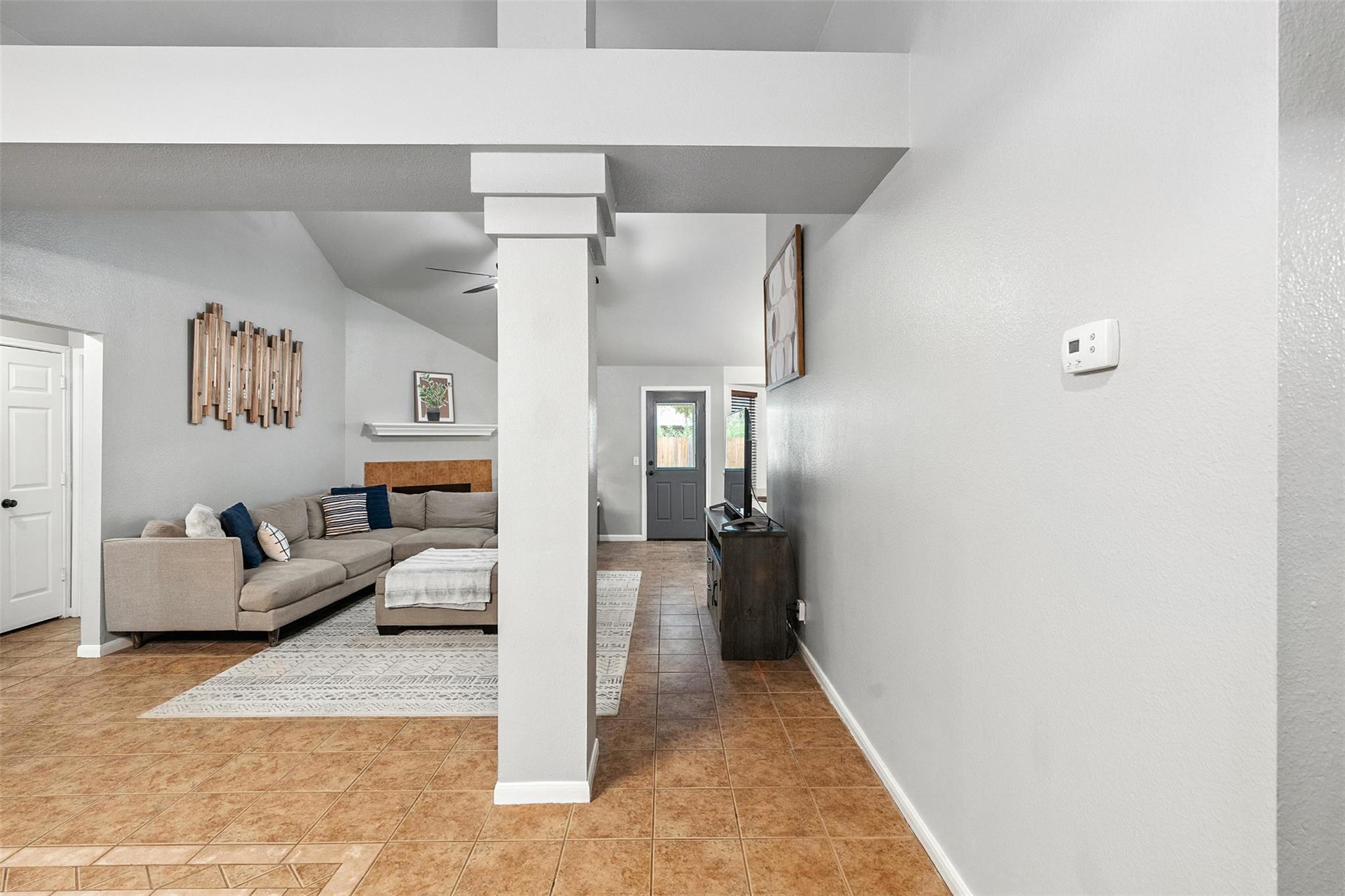 113 MEADOWSIDE Dr, Hutto, TX 78634