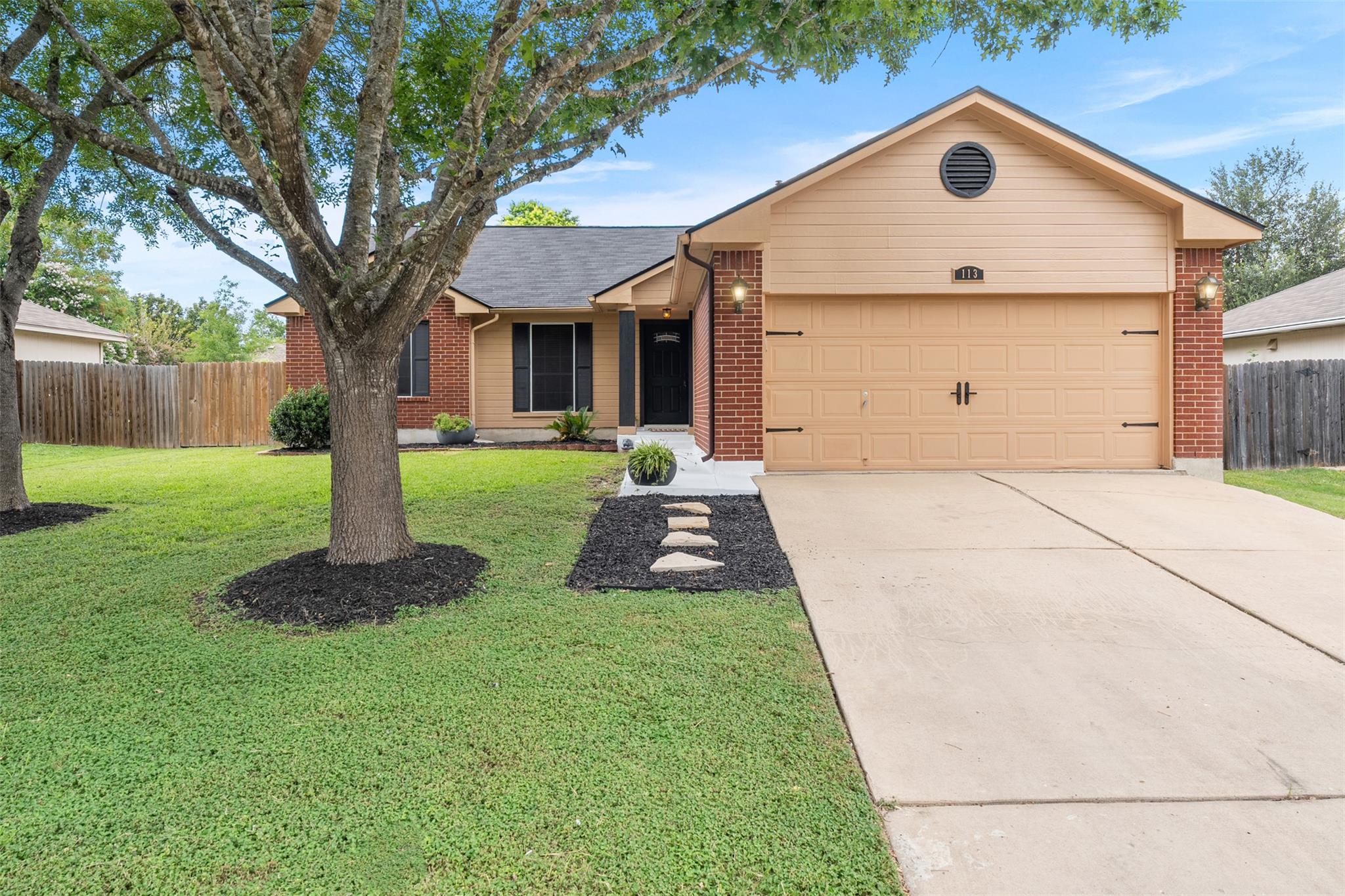 113 MEADOWSIDE Dr, Hutto, TX 78634