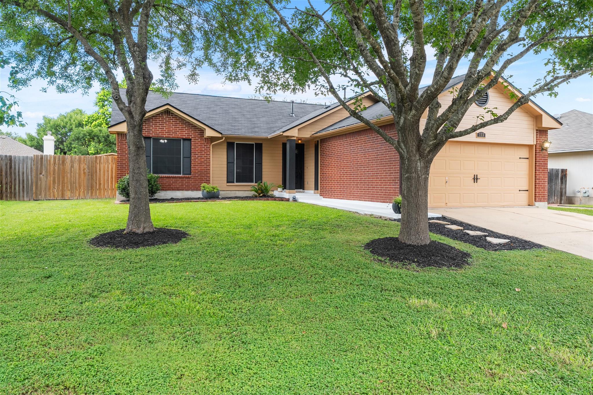 113 MEADOWSIDE Dr, Hutto, TX 78634
