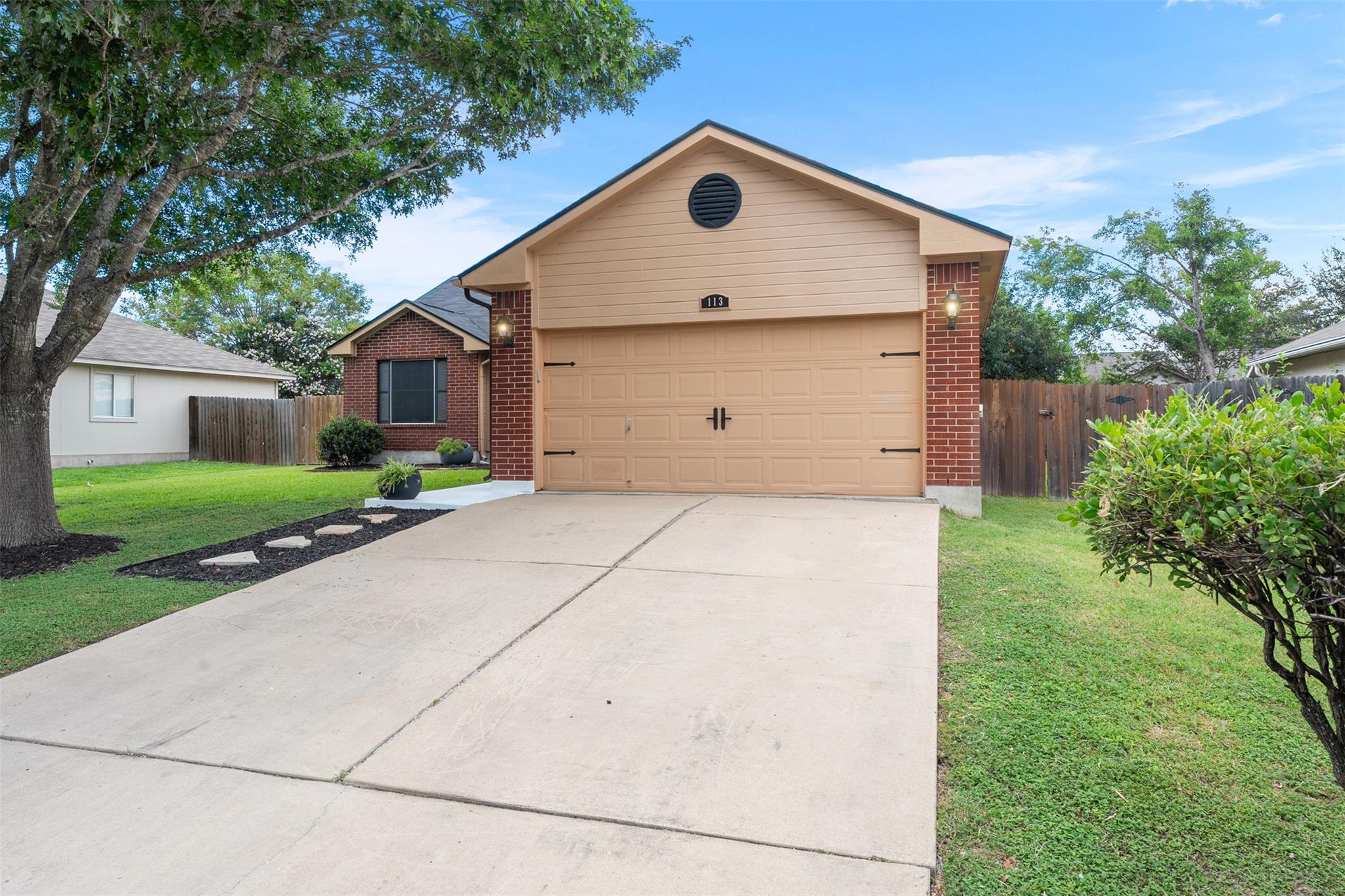 113 MEADOWSIDE Dr, Hutto, TX 78634