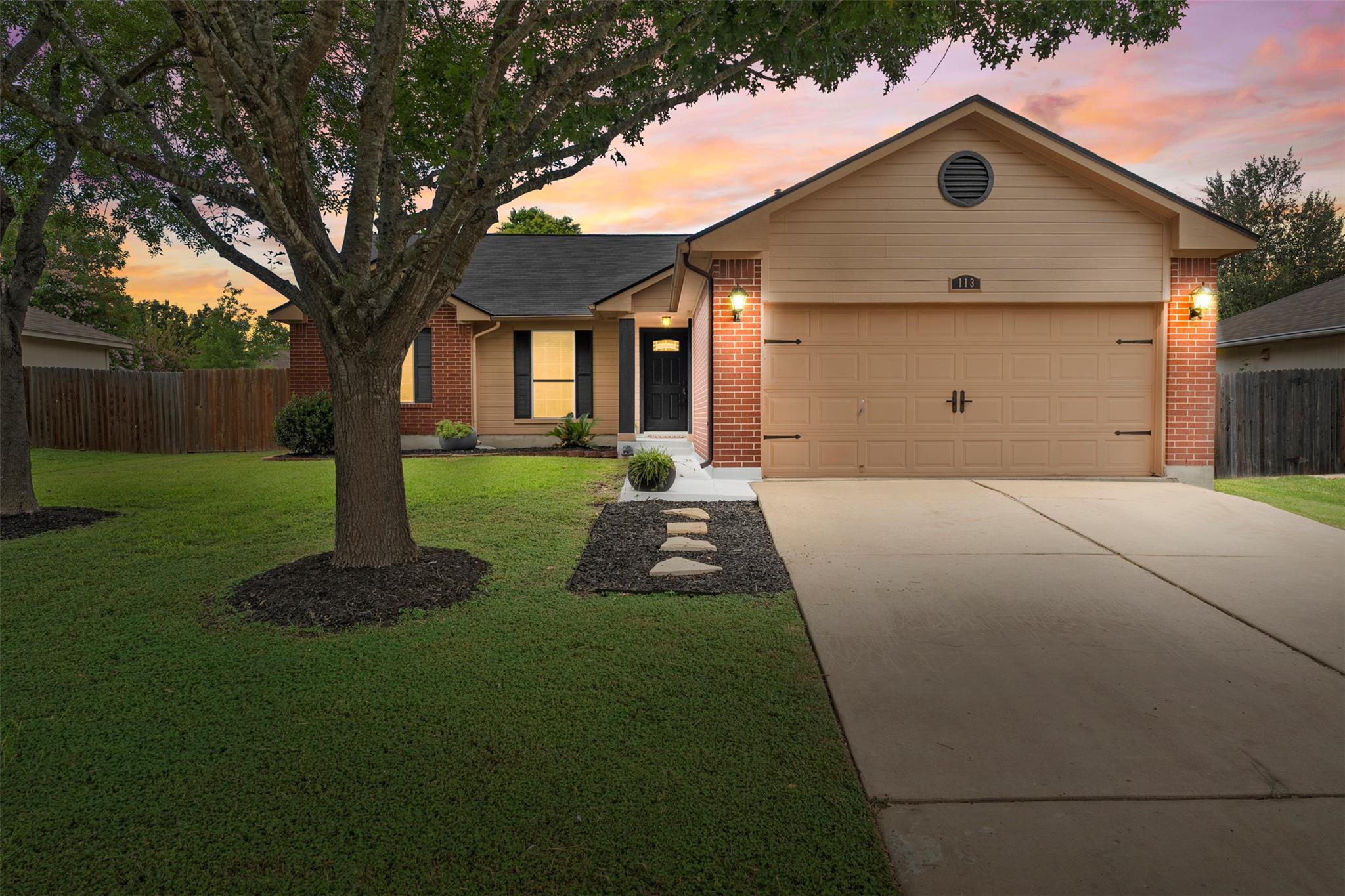 113 MEADOWSIDE Dr, Hutto, TX 78634