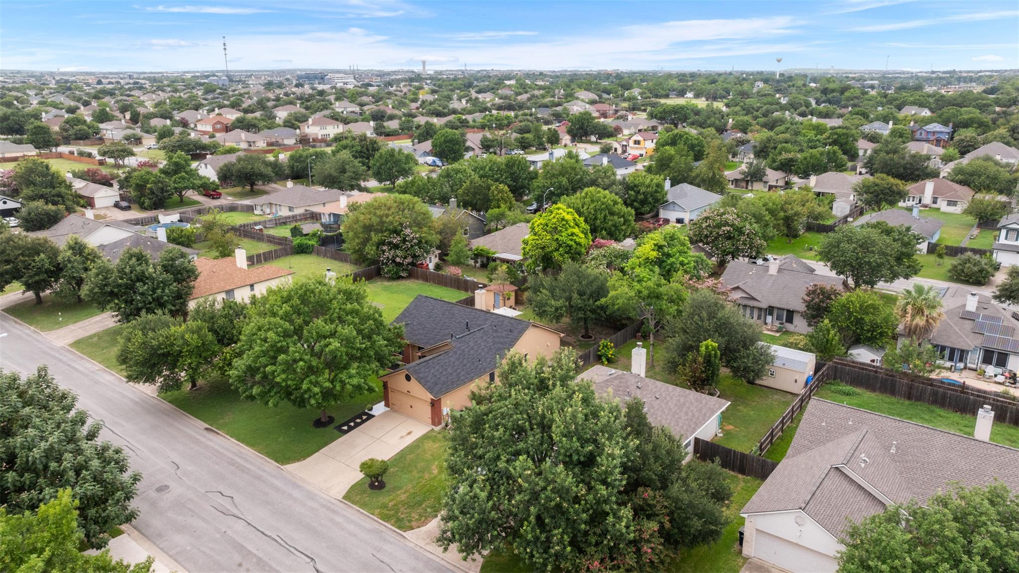 113 MEADOWSIDE Dr, Hutto, TX 78634