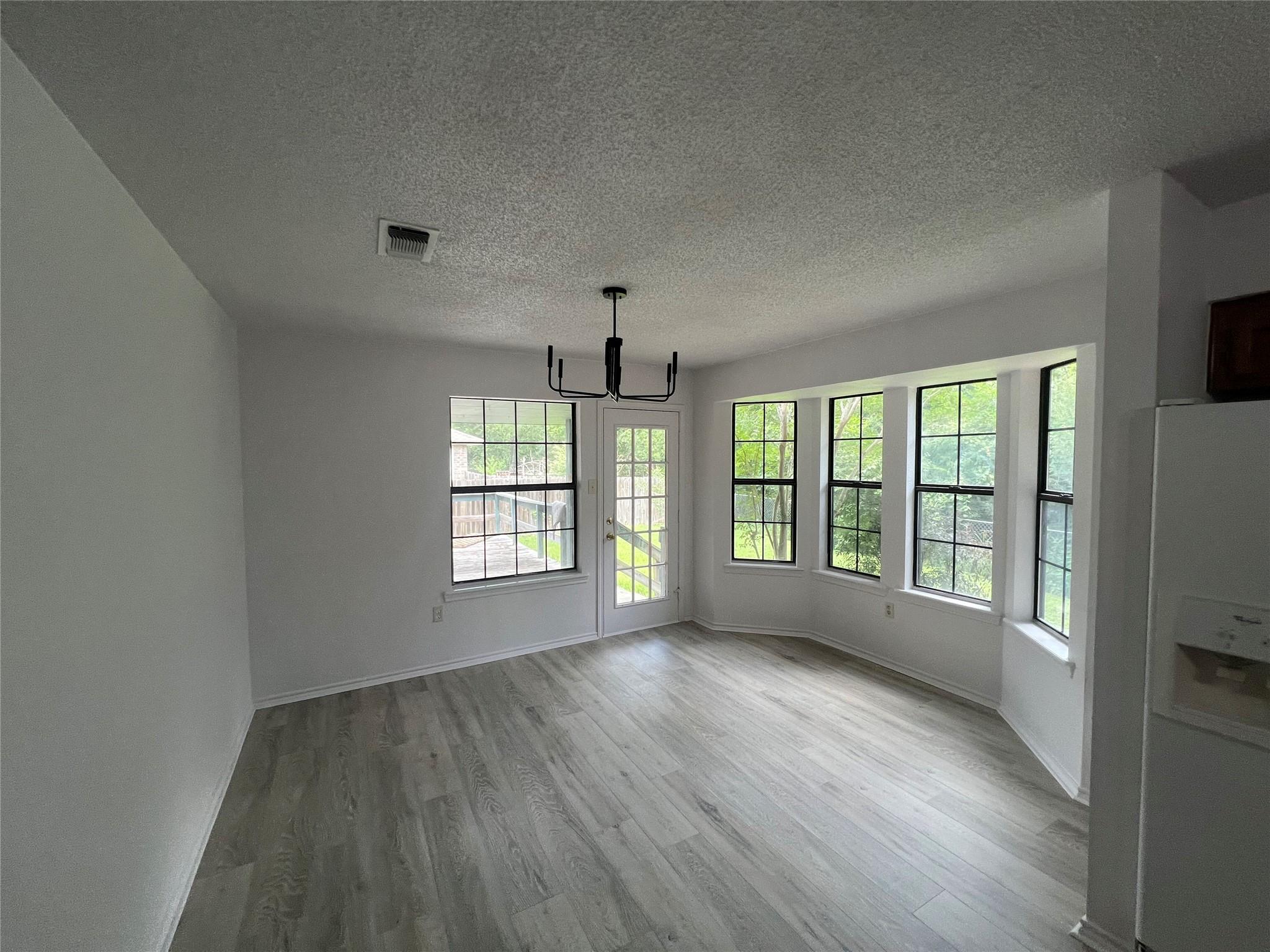 146 Forest Dr, Seguin, TX 78155