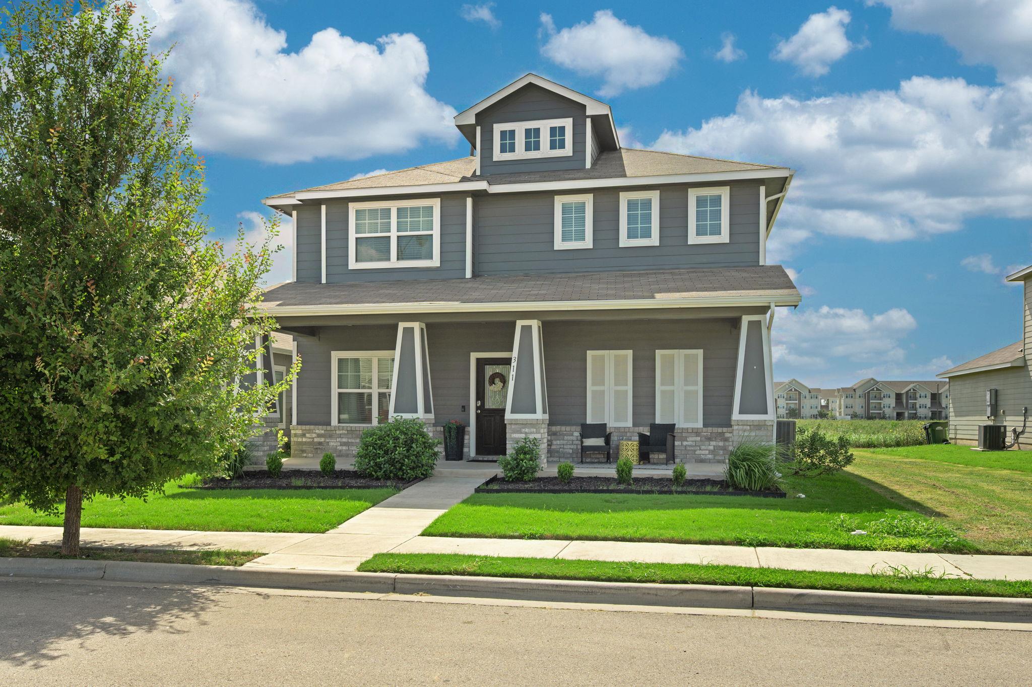 311 Charter Oak Dr, Hutto, TX 78634