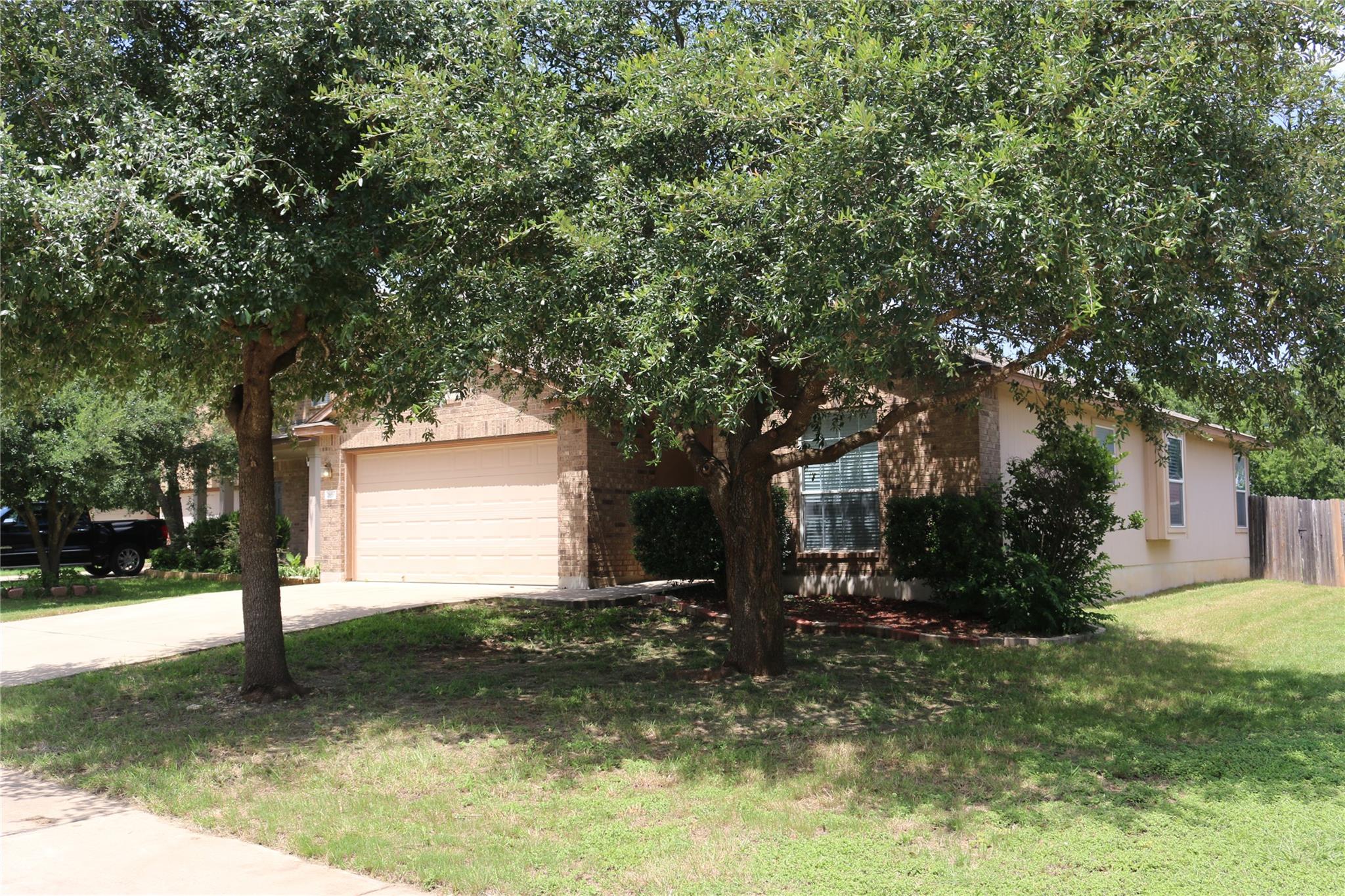 2855 Shadowpoint Cv, Round Rock, TX 78665
