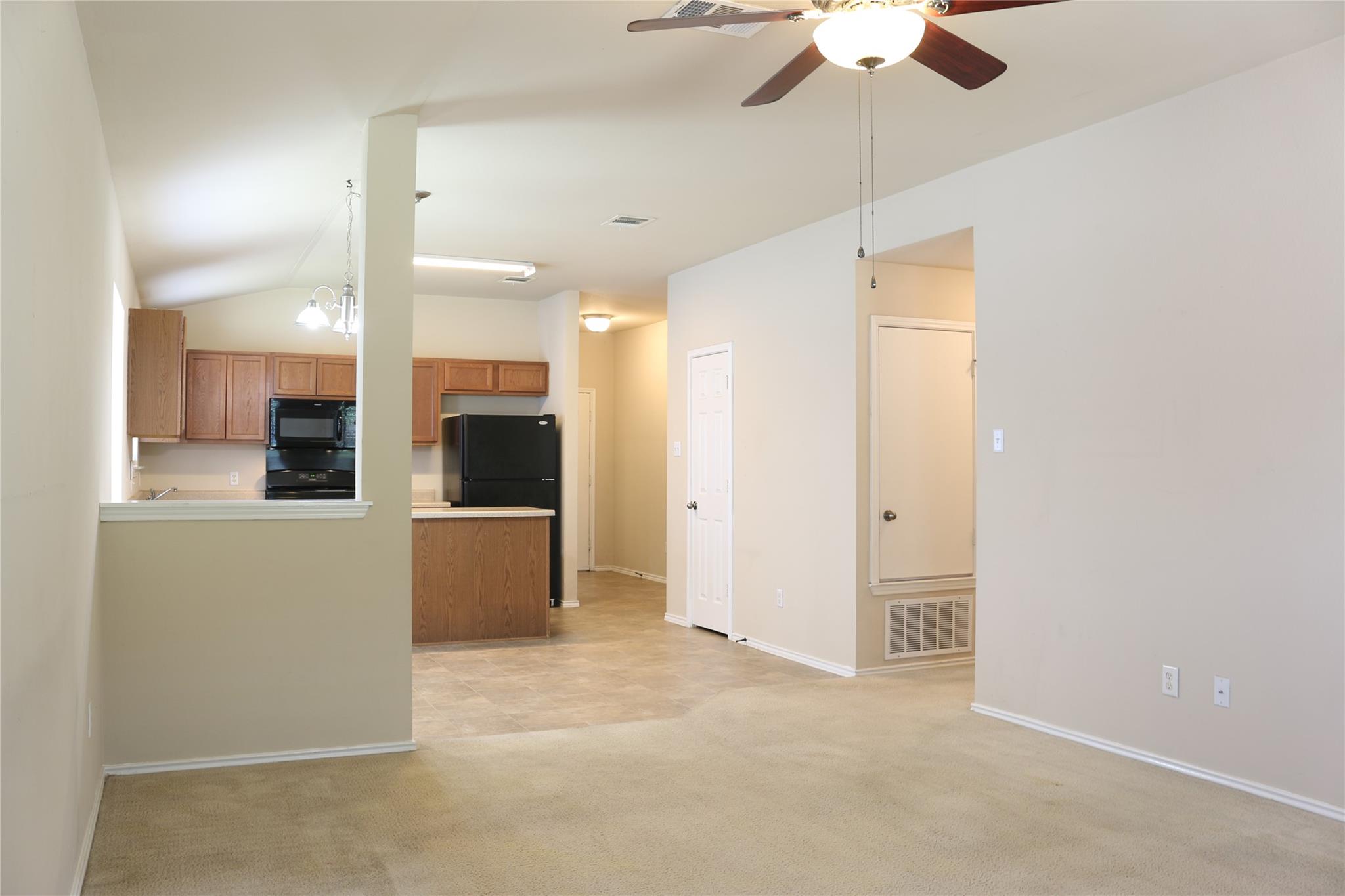 2855 Shadowpoint Cv, Round Rock, TX 78665