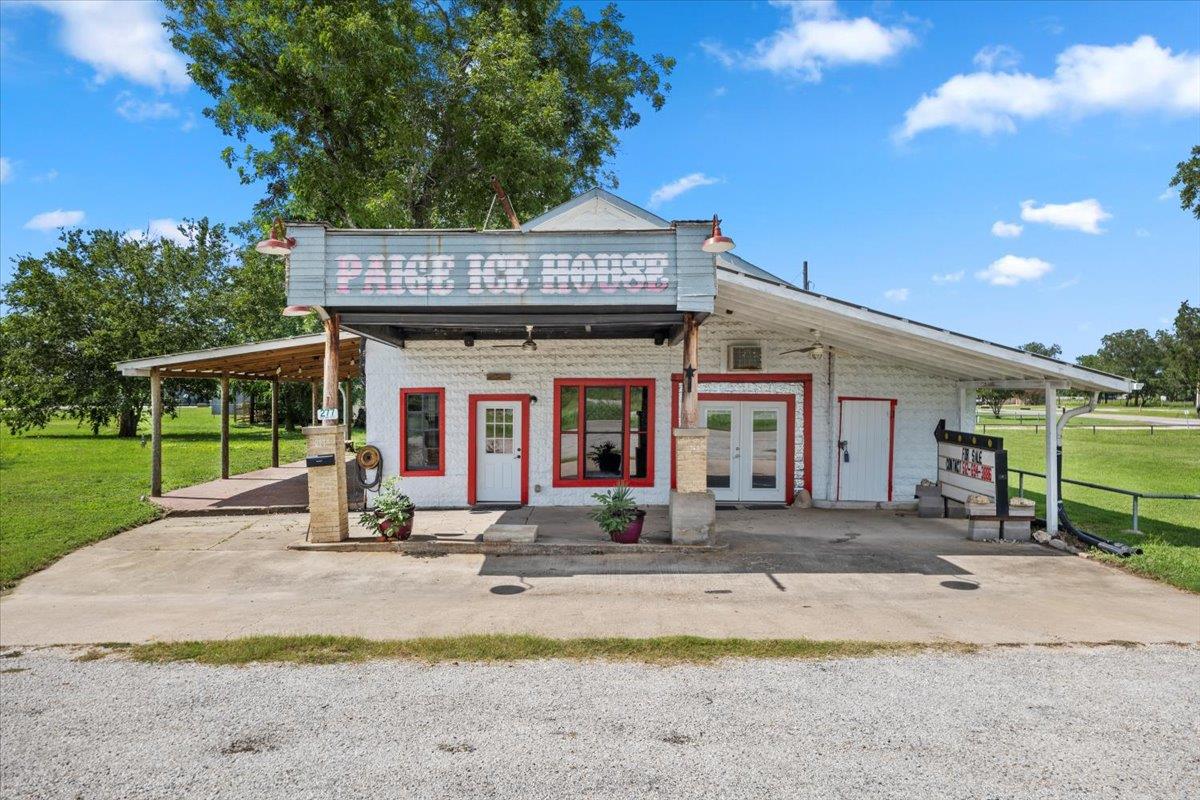 277 Old Highway 20 E, Paige, TX 78659