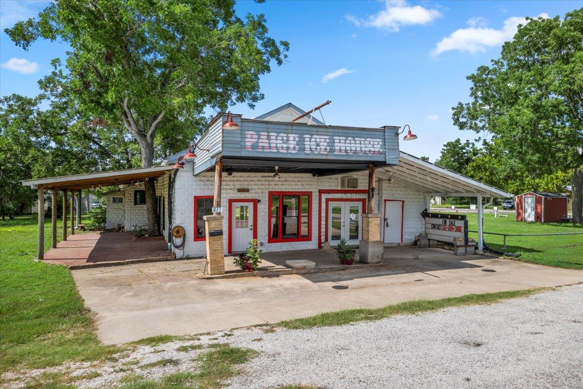 277 Old Highway 20 E, Paige, TX 78659