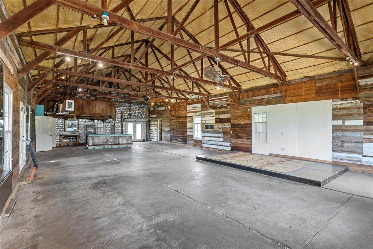 277 Old Highway 20 E, Paige, TX 78659