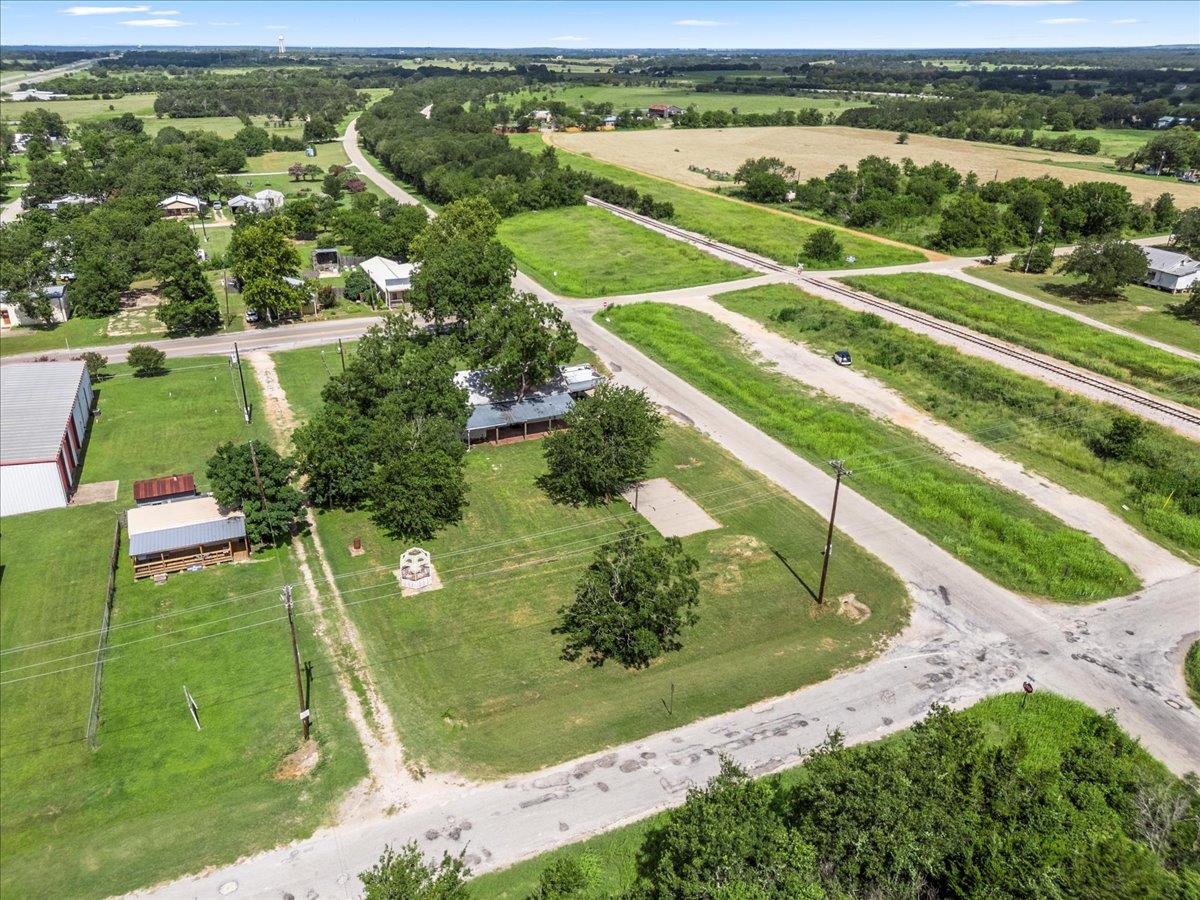 277 Old Highway 20 E, Paige, TX 78659