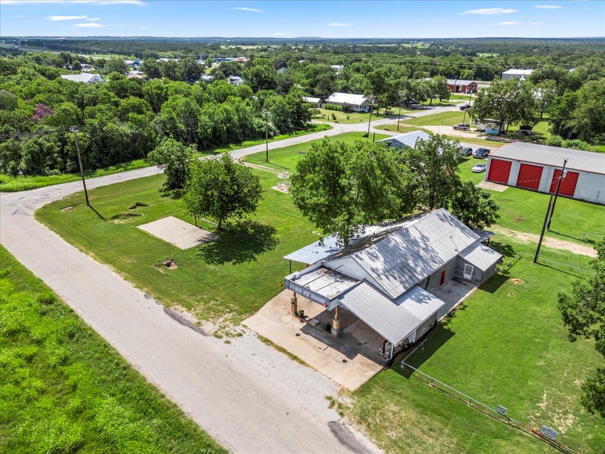 277 Old Highway 20 E, Paige, TX 78659