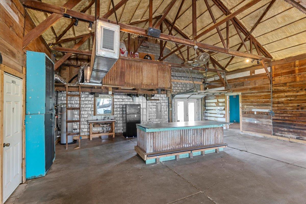 277 Old Highway 20 E, Paige, TX 78659