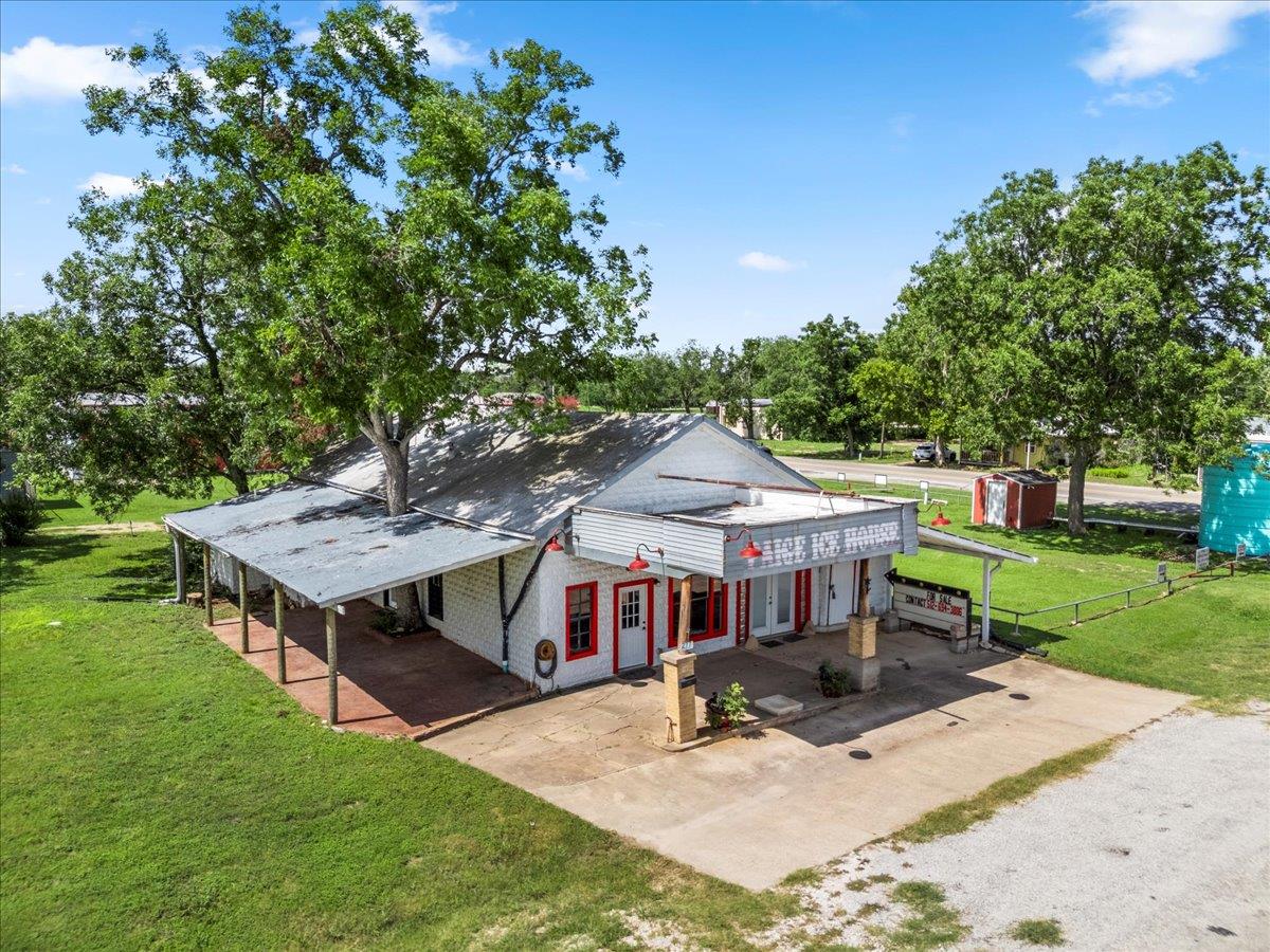 277 Old Highway 20 E, Paige, TX 78659