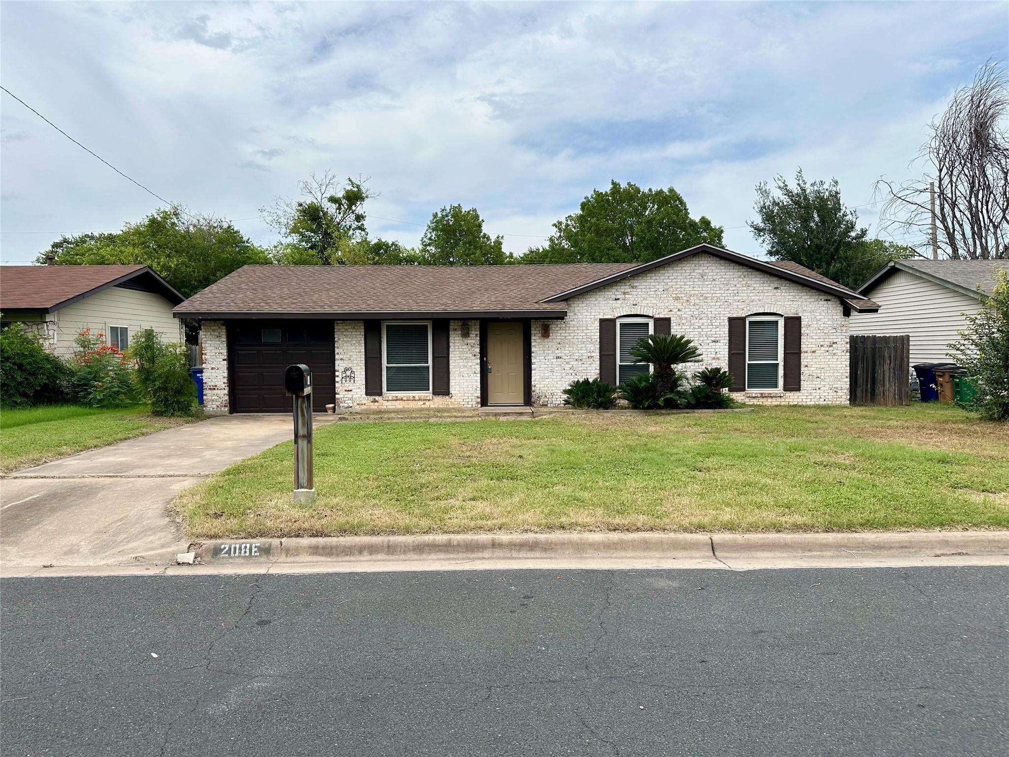 208 E Lisa Dr, Austin, TX 78752