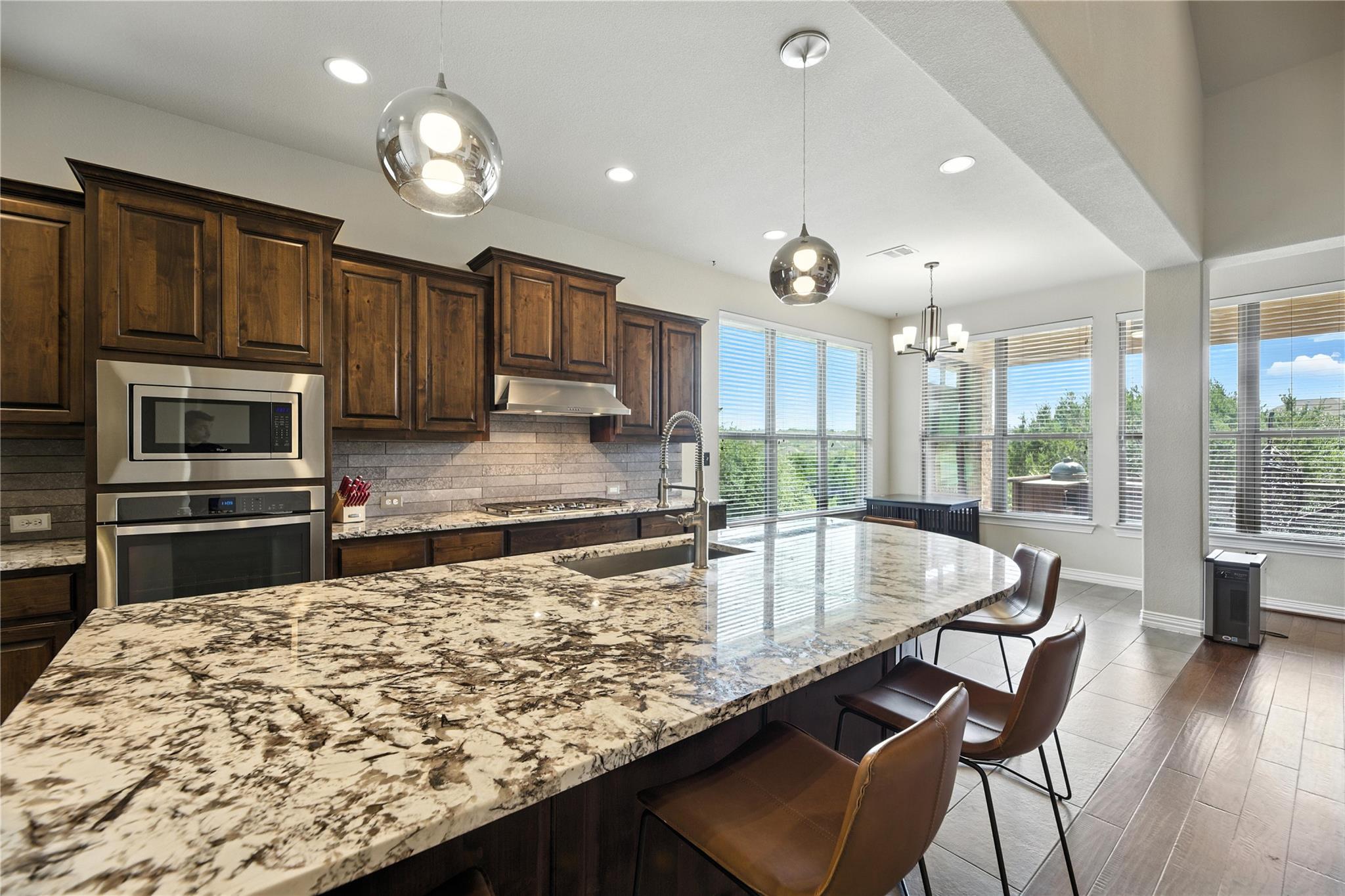 5305 Green Thread Trl, Spicewood, TX 78669