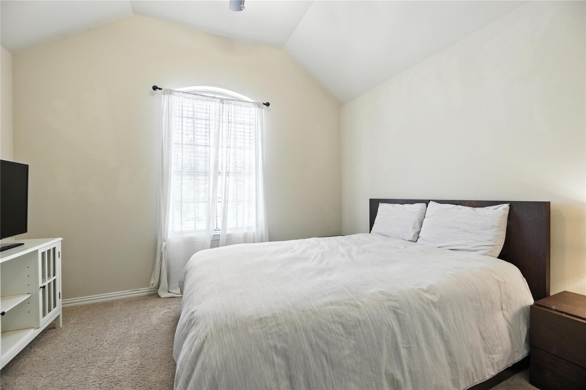 5305 Green Thread Trl, Spicewood, TX 78669