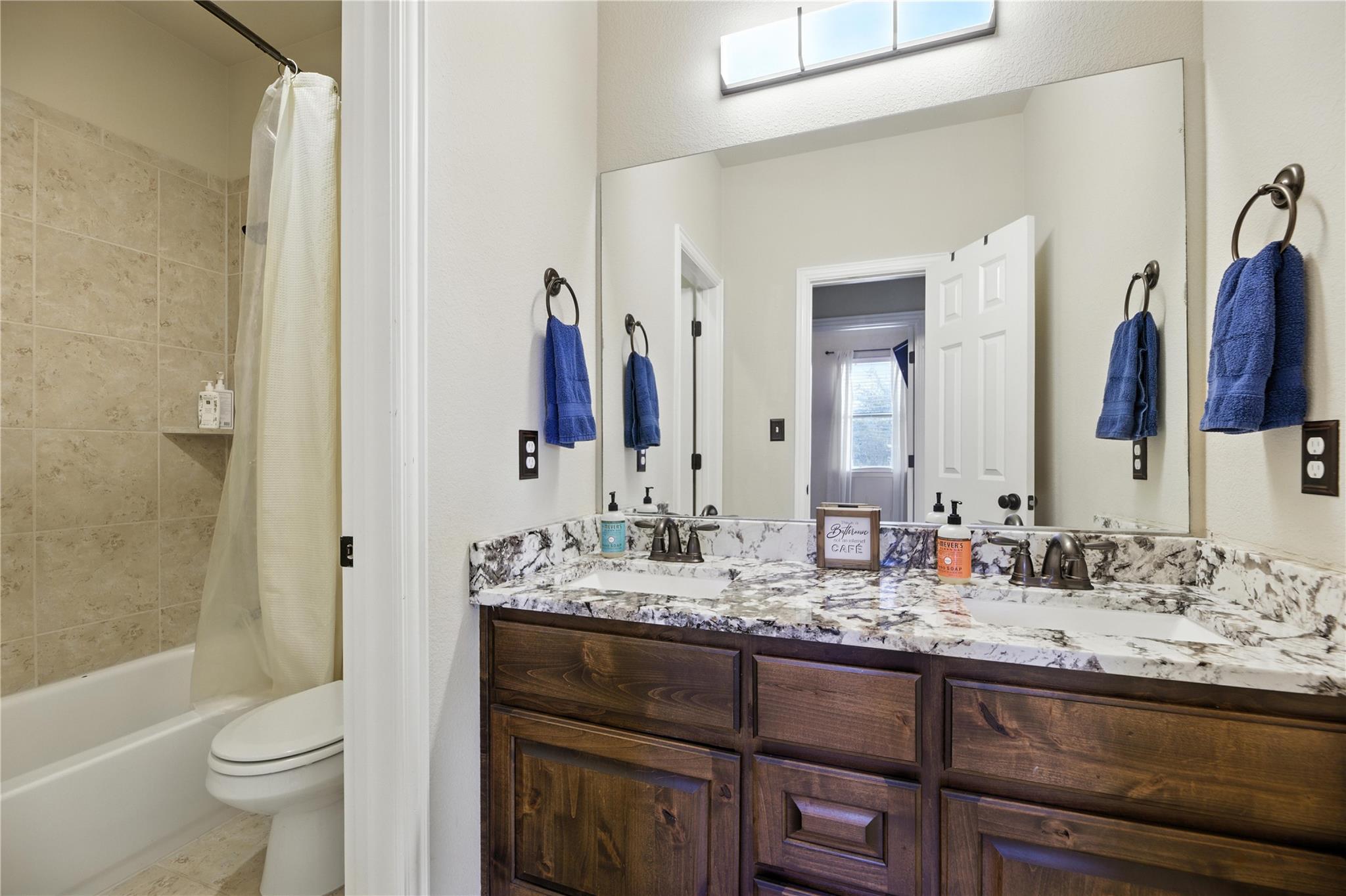 5305 Green Thread Trl, Spicewood, TX 78669