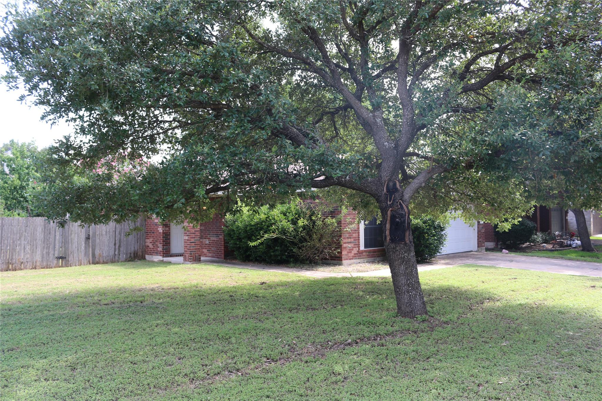 701 Johnny Bench, Round Rock, TX 78665