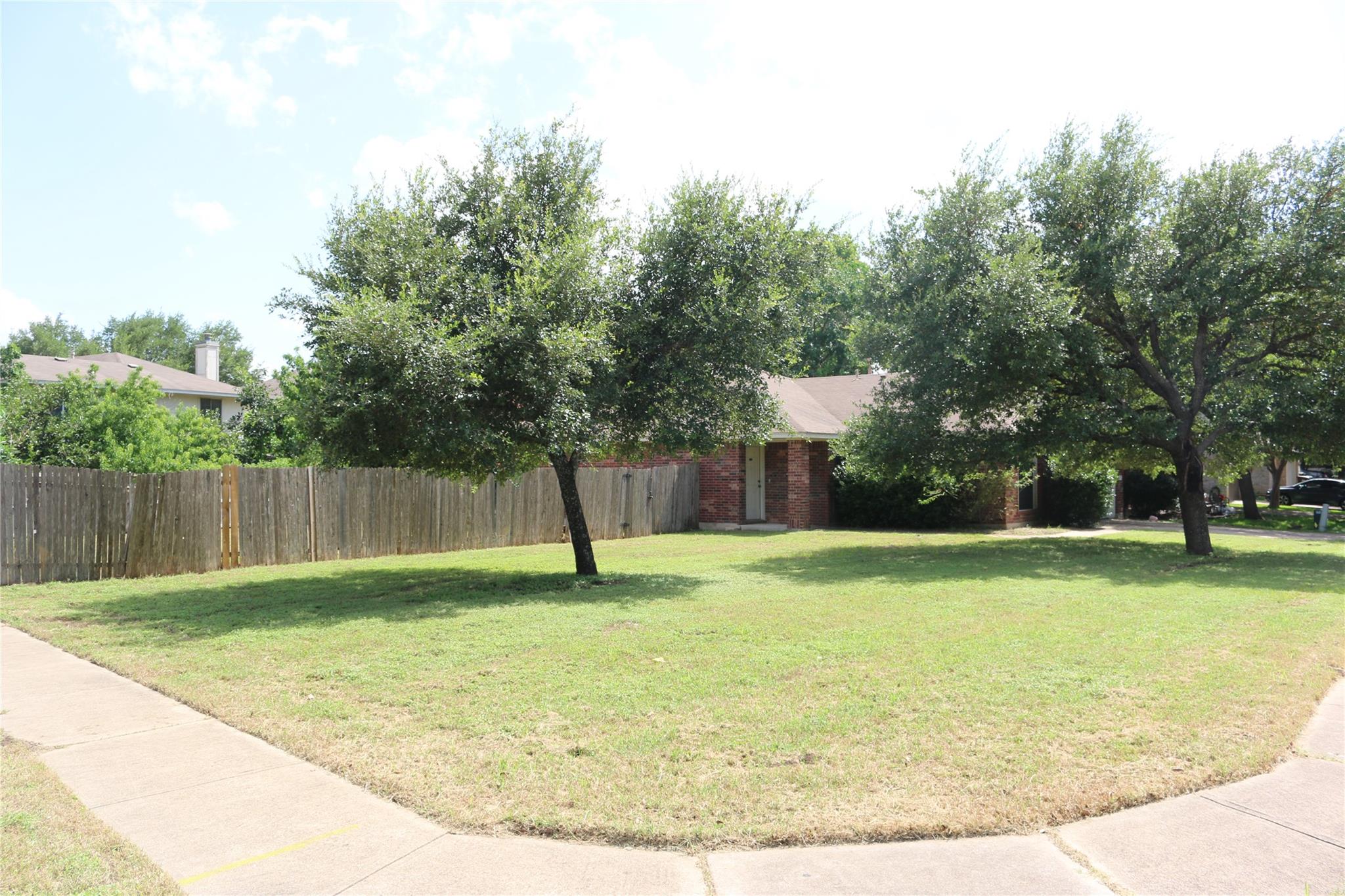 701 Johnny Bench, Round Rock, TX 78665