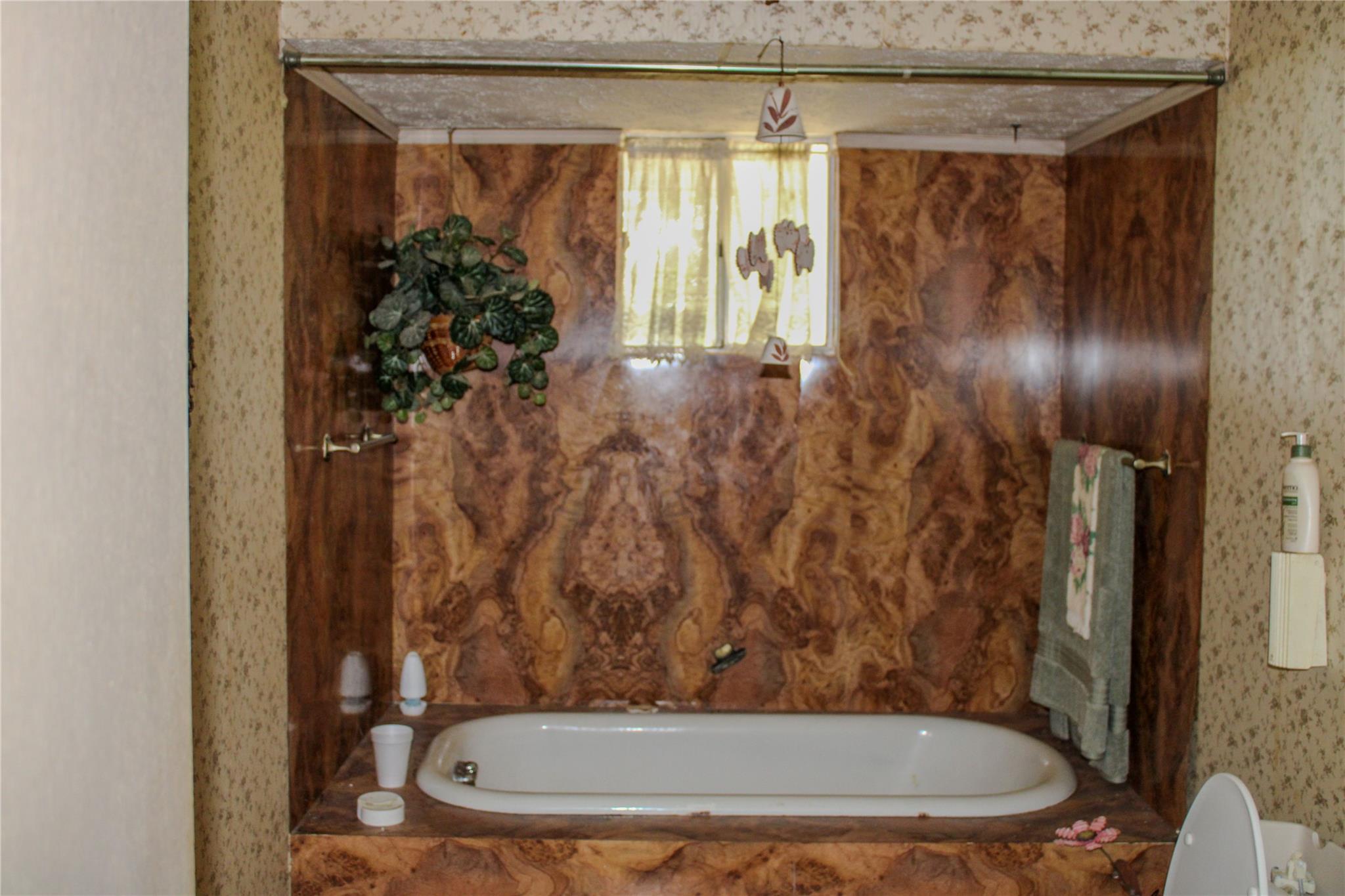 1084 County Road 120, Giddings, TX 78942