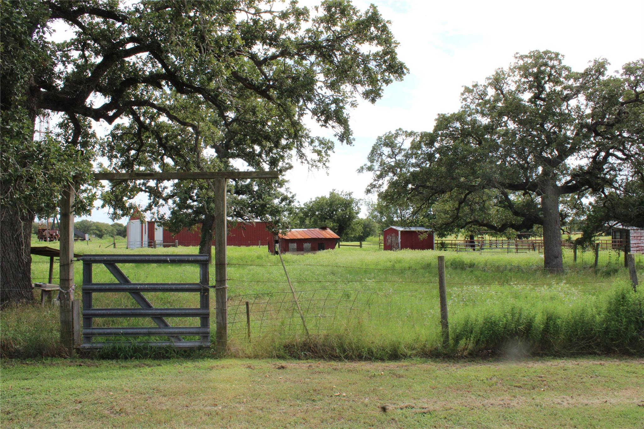 1084 County Road 120, Giddings, TX 78942