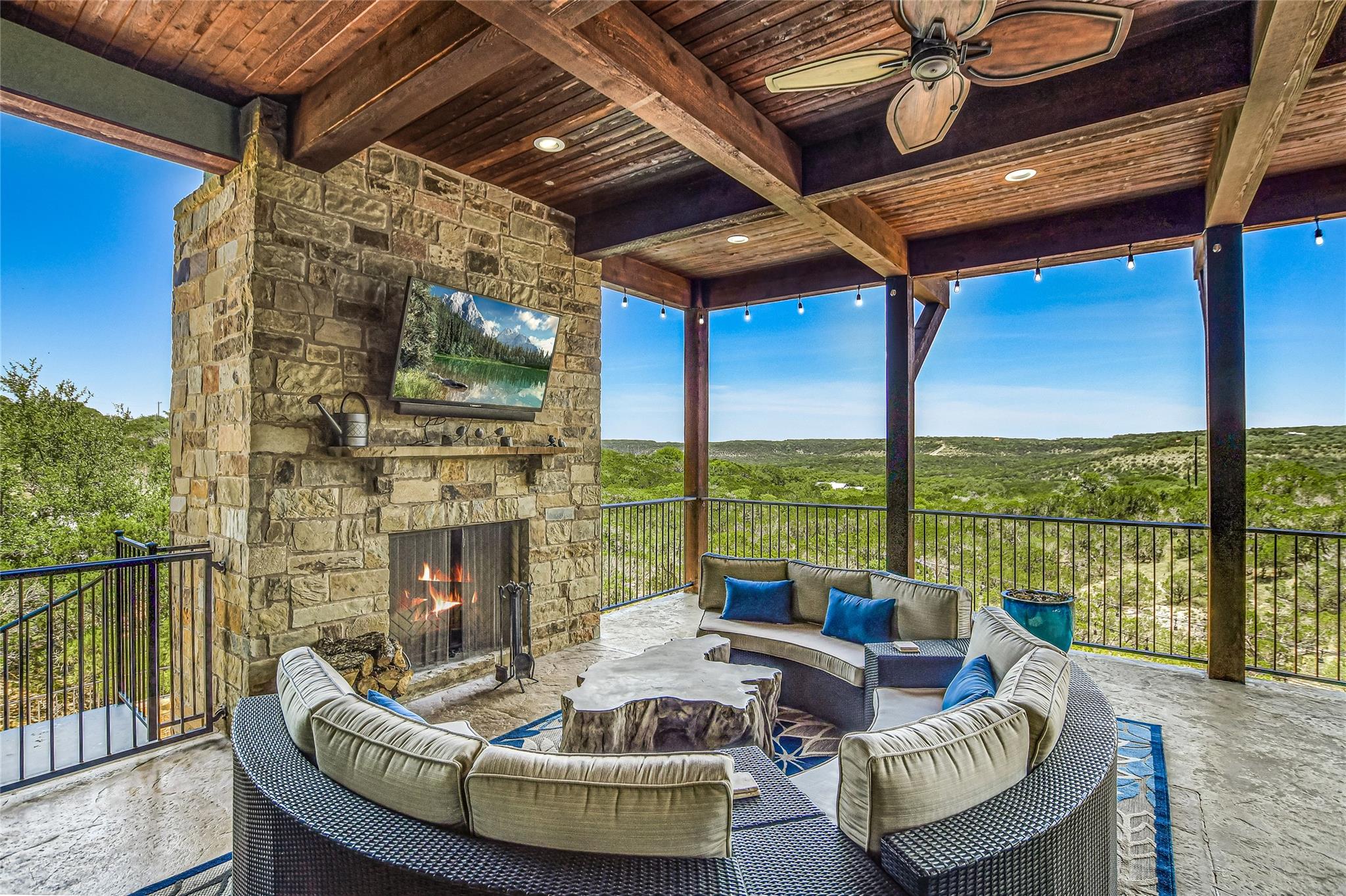 400 Hillview Rd, Wimberley, TX 78676