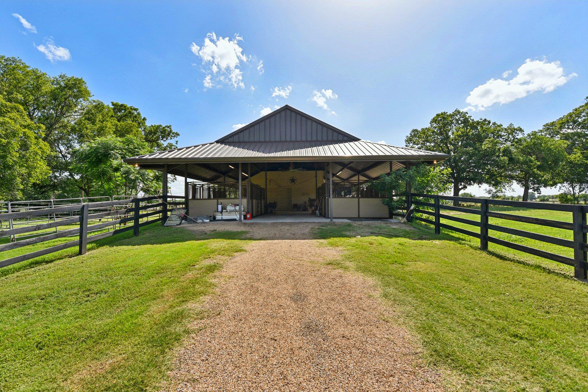 1995 County Road 103, Georgetown, TX 78626