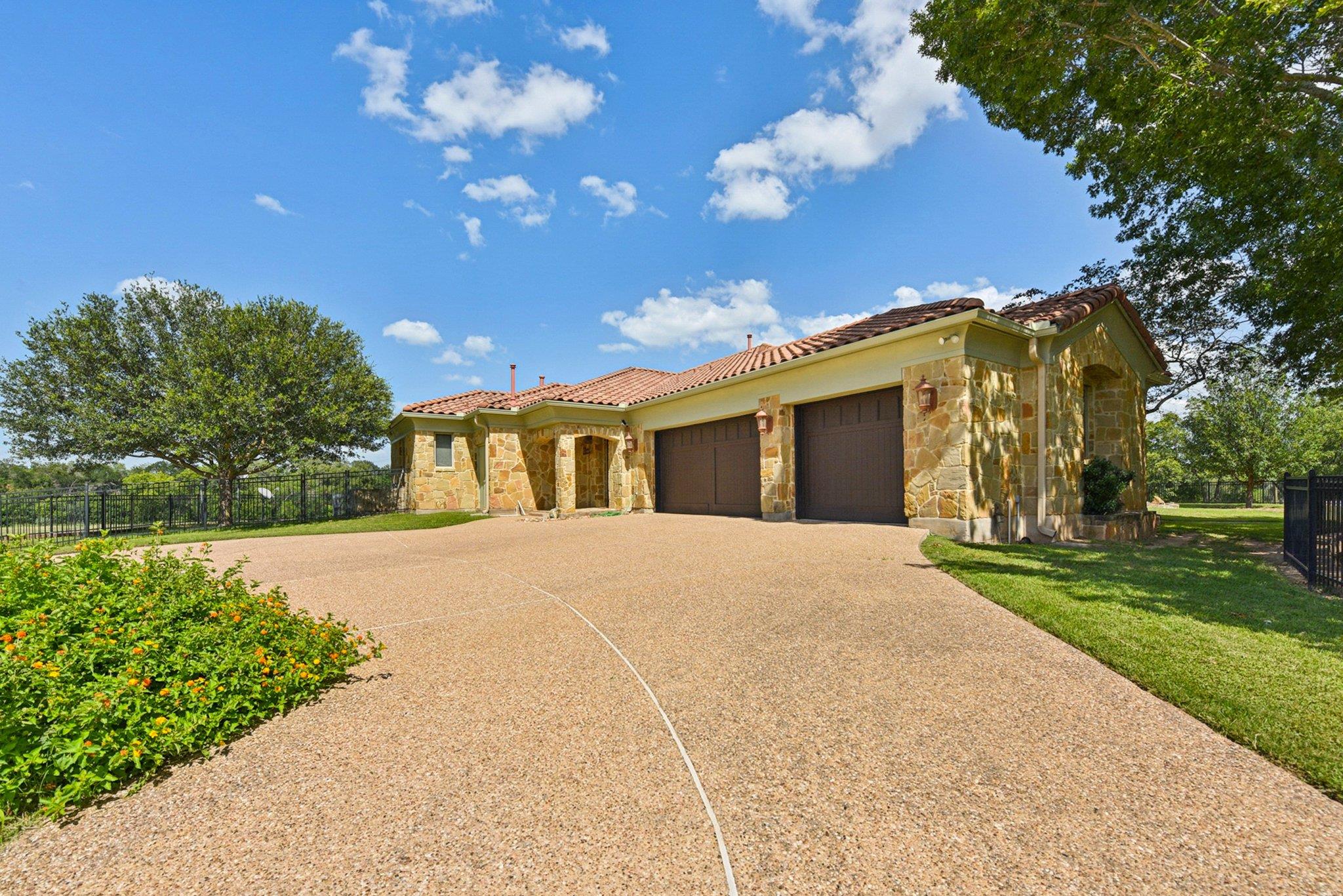 1995 County Road 103, Georgetown, TX 78626