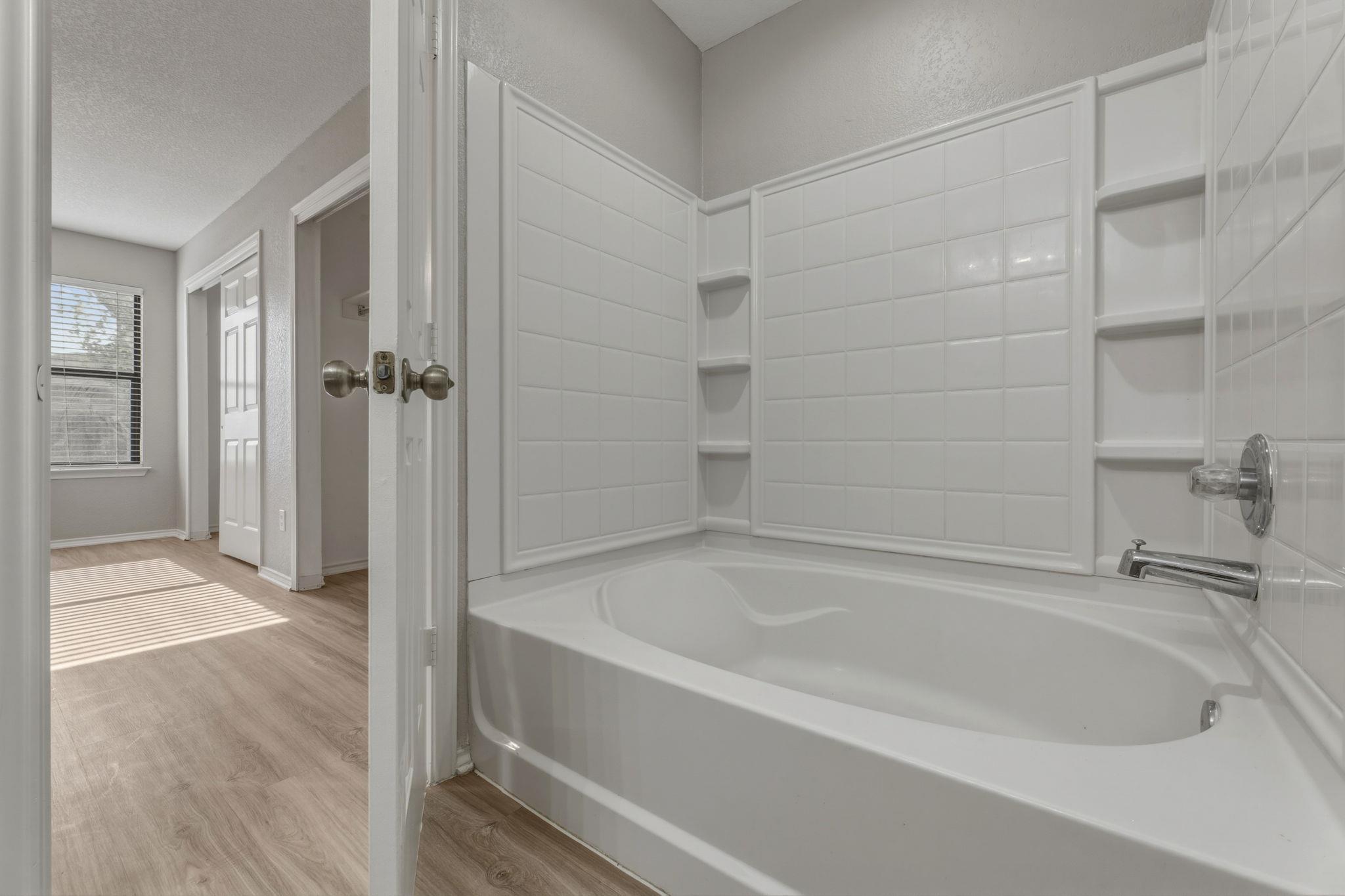 4209 Glacier Point Cv, Taylor, TX 76574