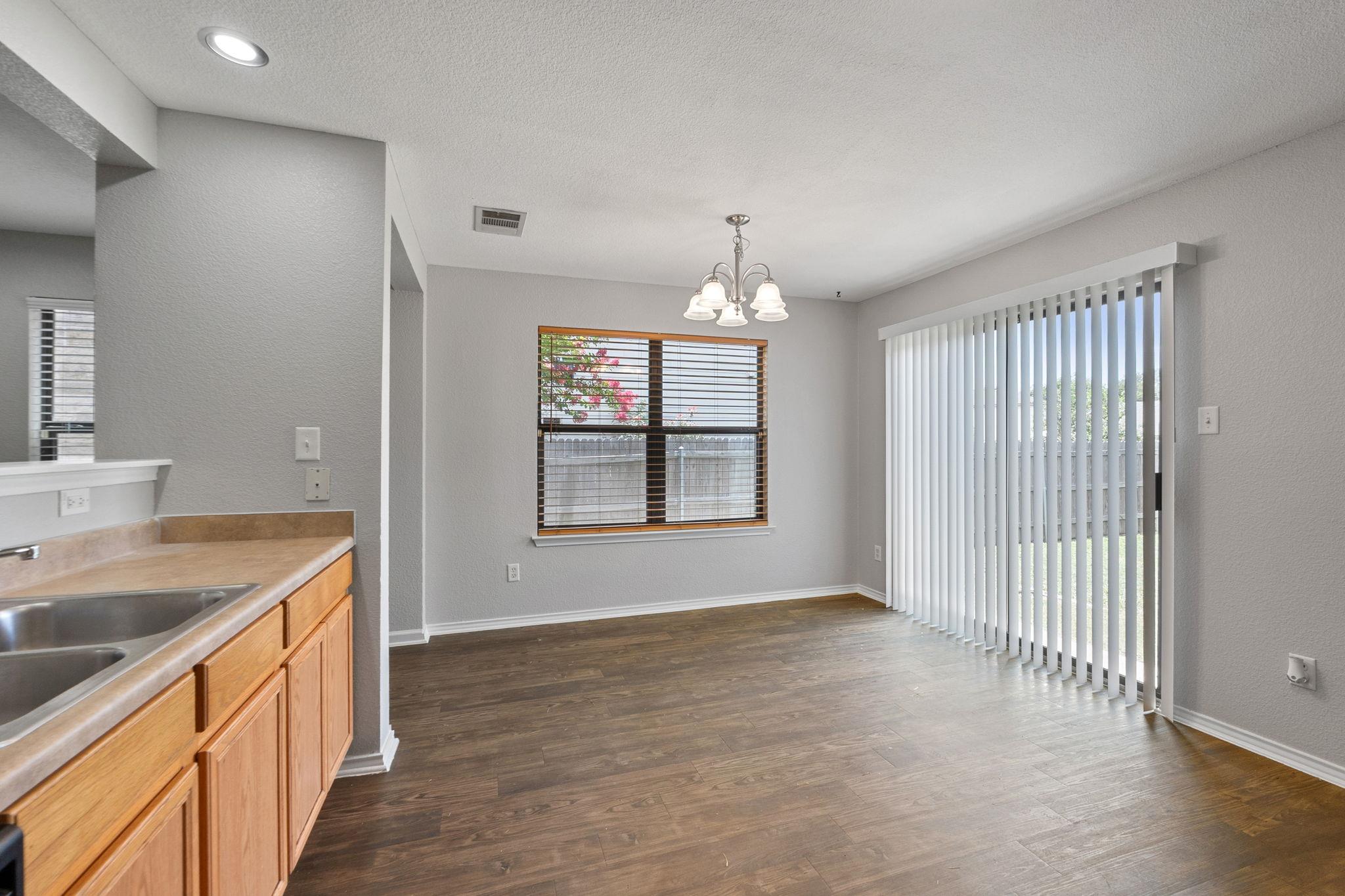 4209 Glacier Point Cv, Taylor, TX 76574