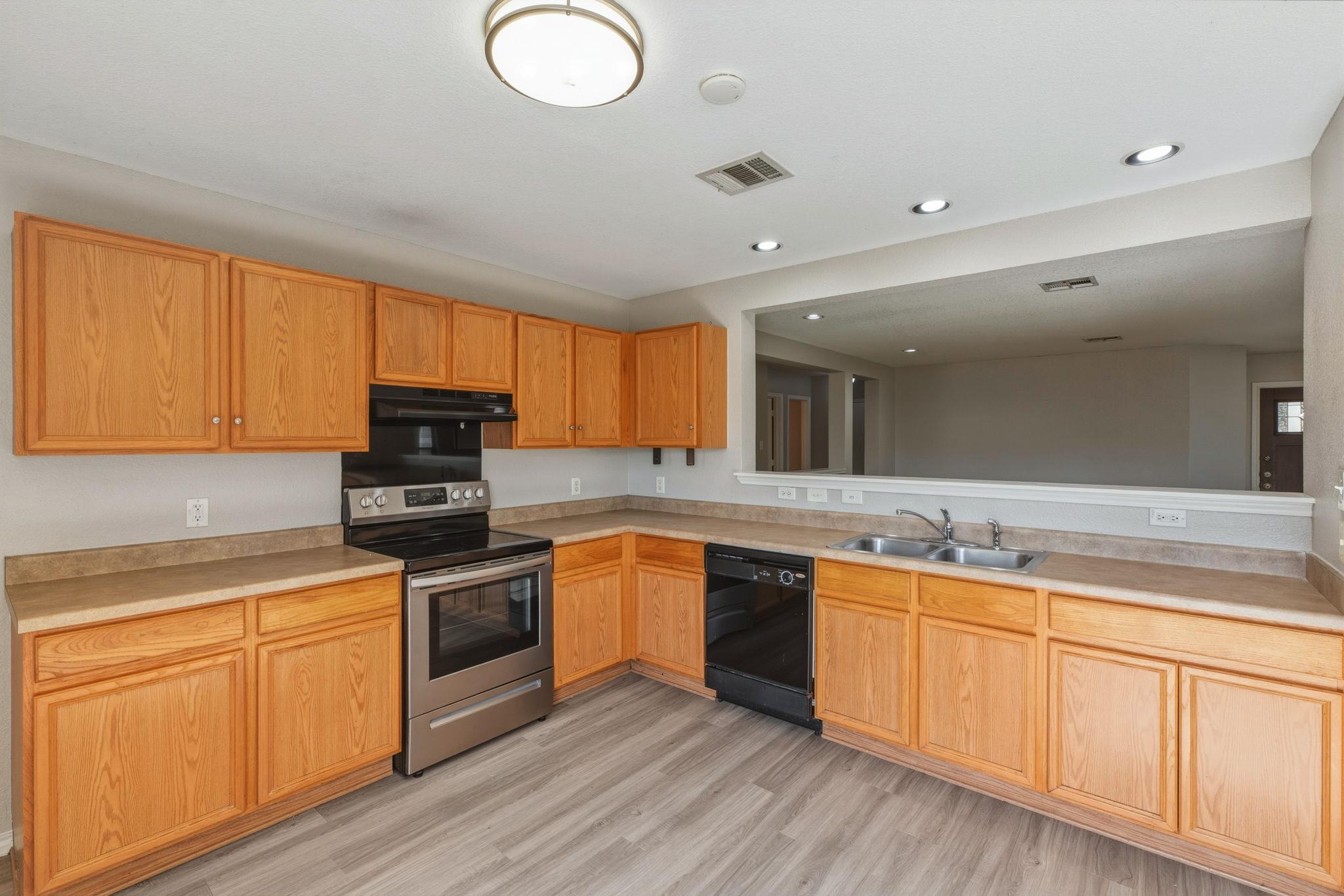 4209 Glacier Point Cv, Taylor, TX 76574